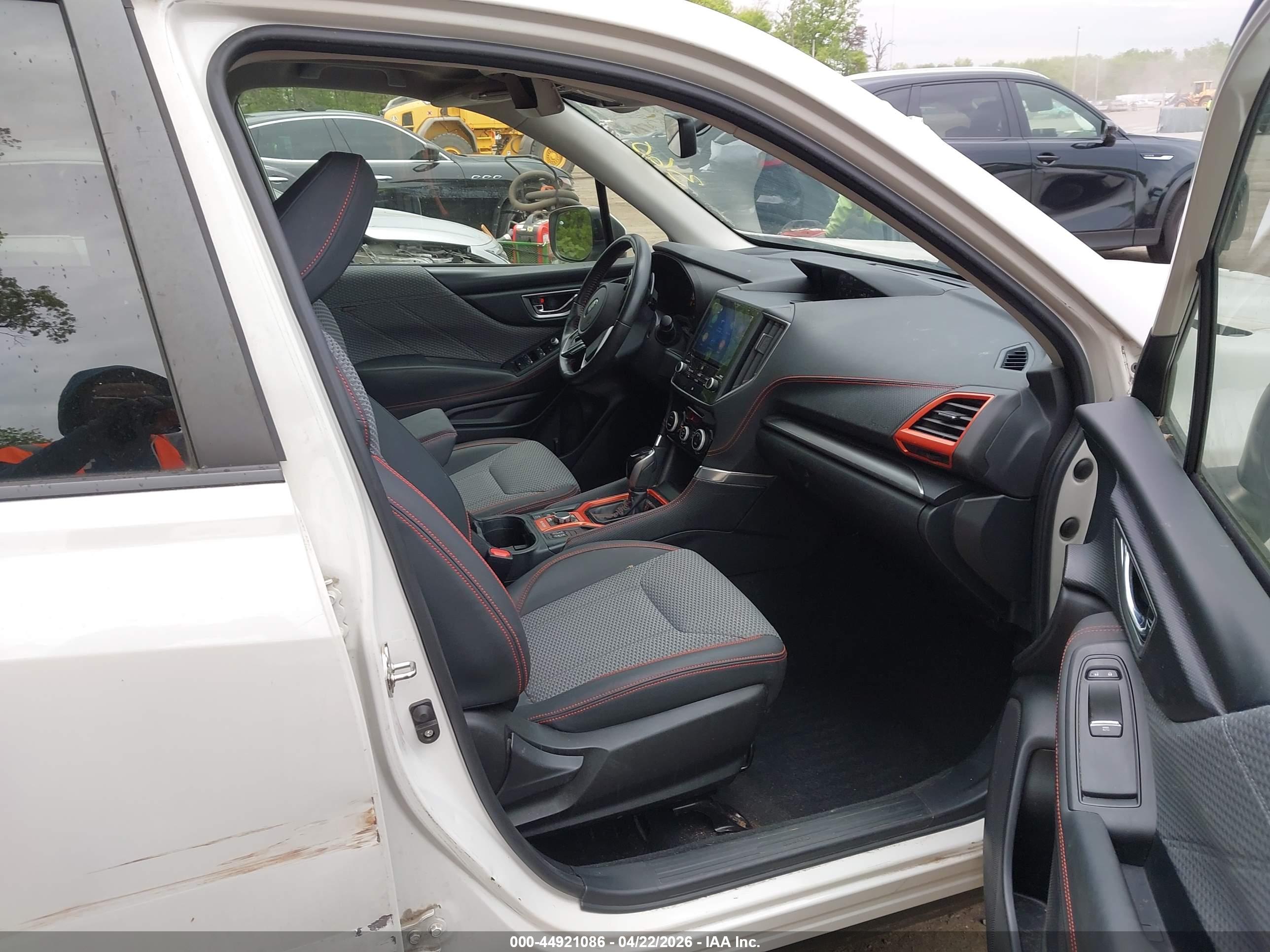 SUBARU FORESTER image 5