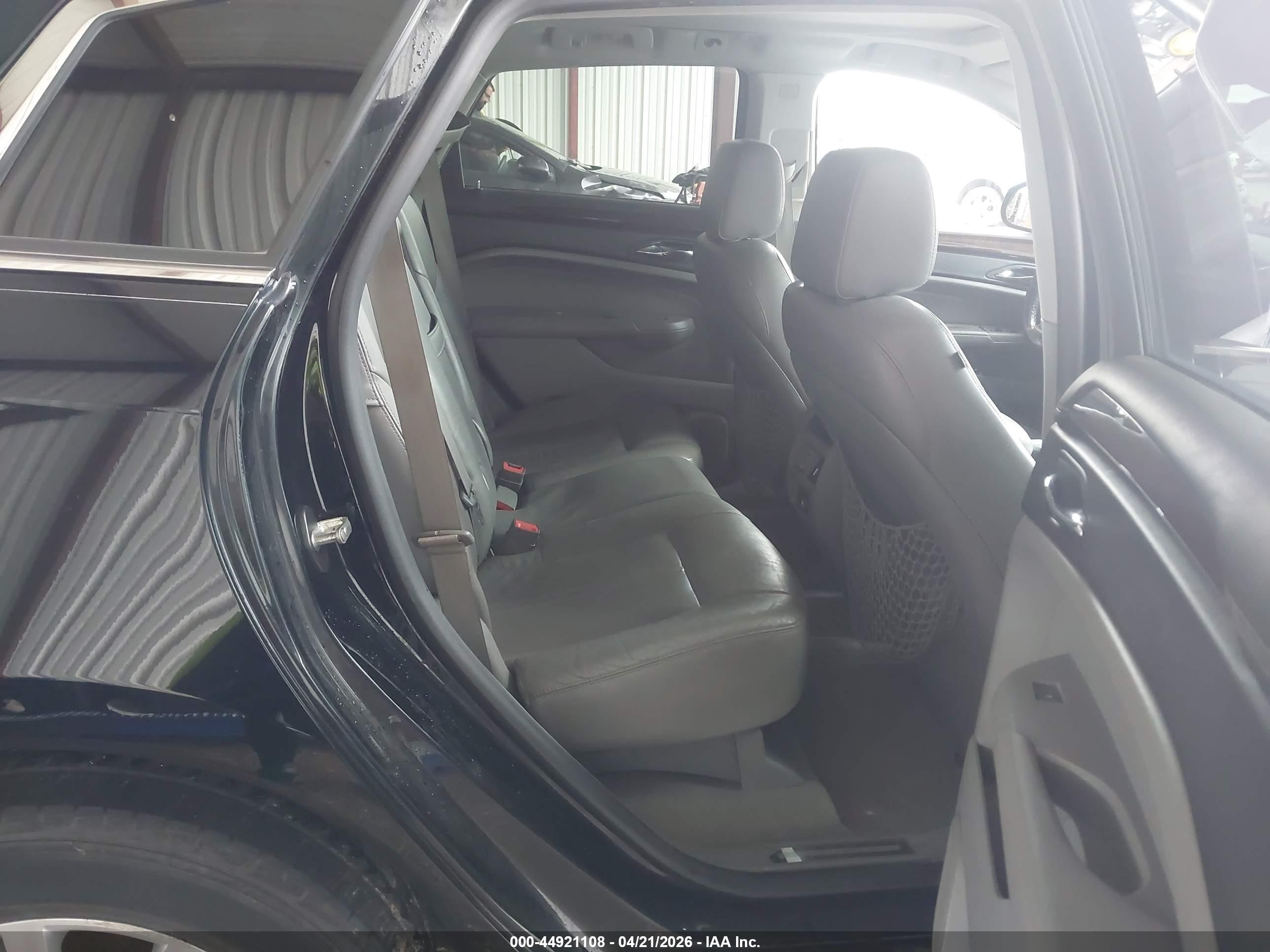 CADILLAC SRX image 8