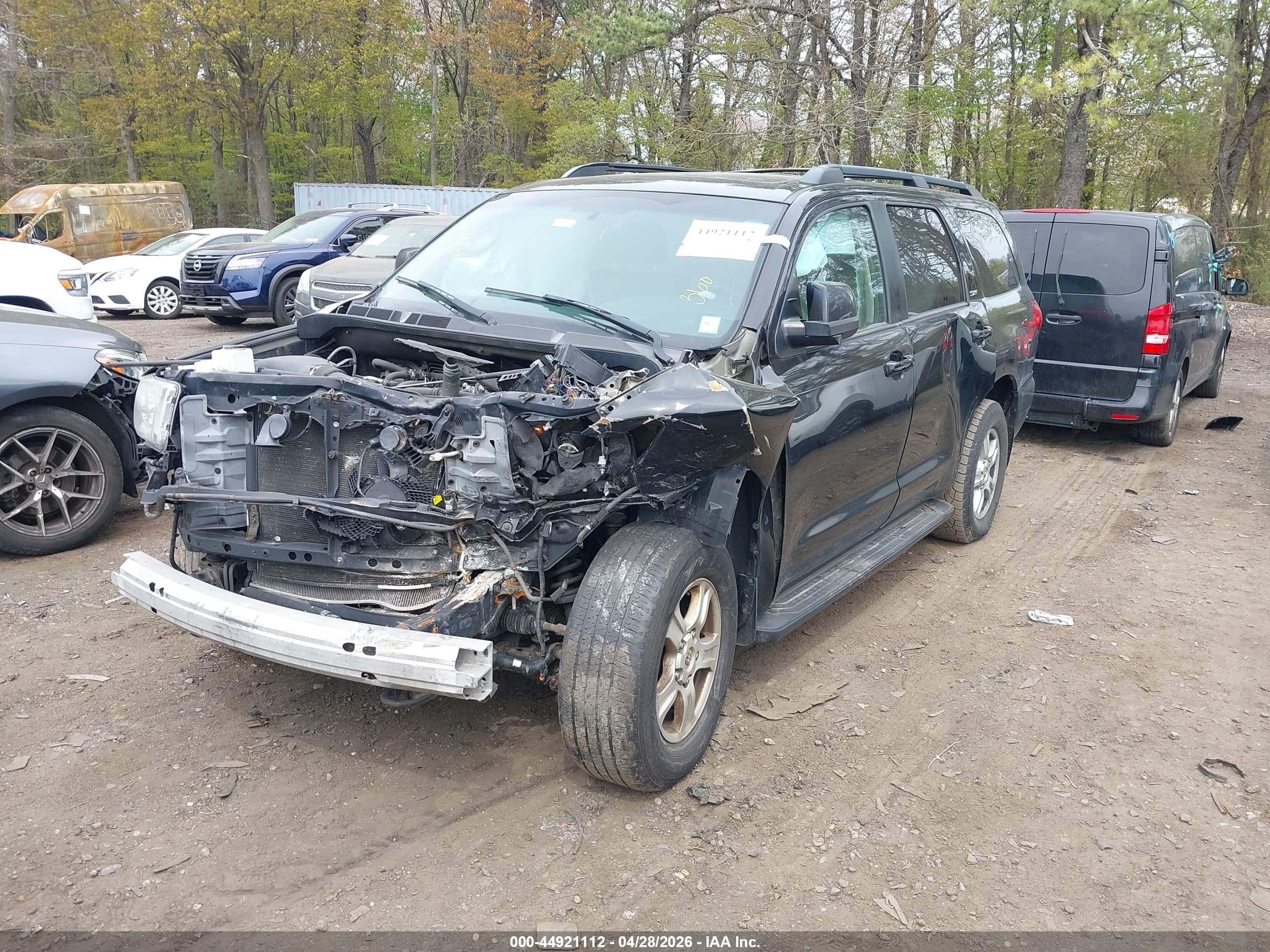 TOYOTA SEQUOIA image 2