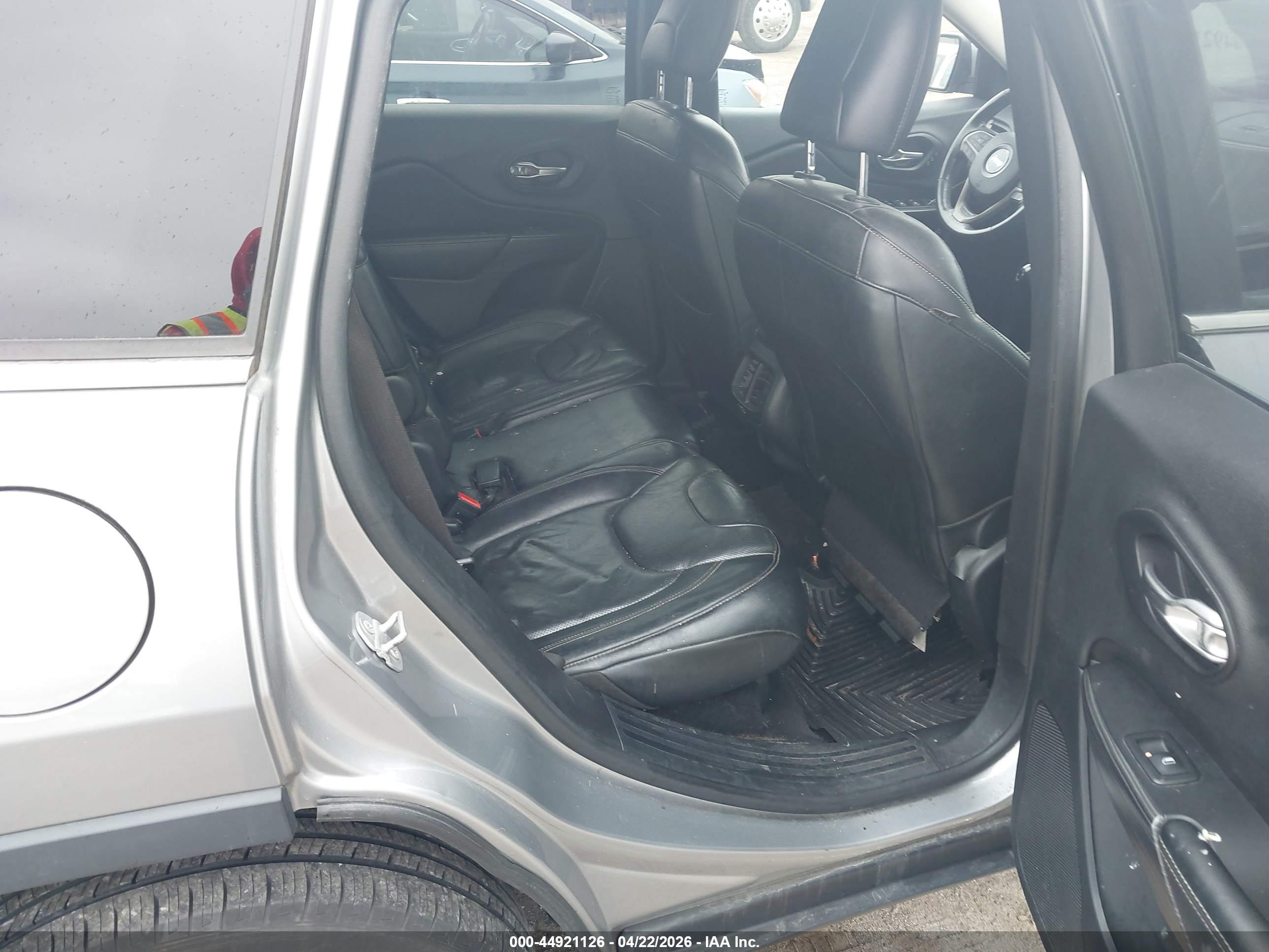 JEEP CHEROKEE image 8