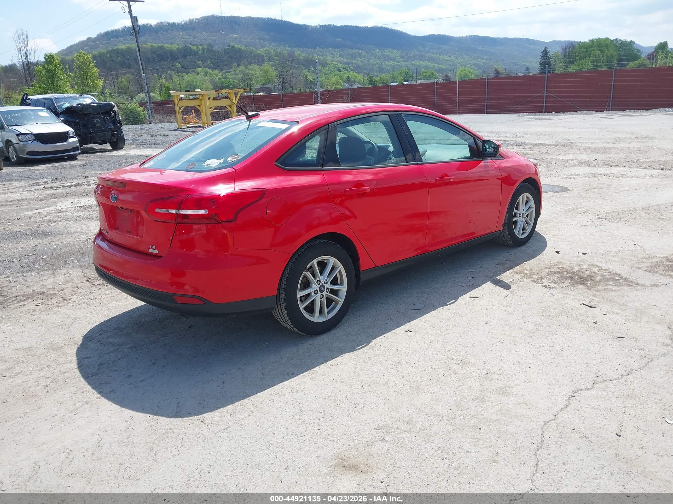 FORD FOCUS image 4