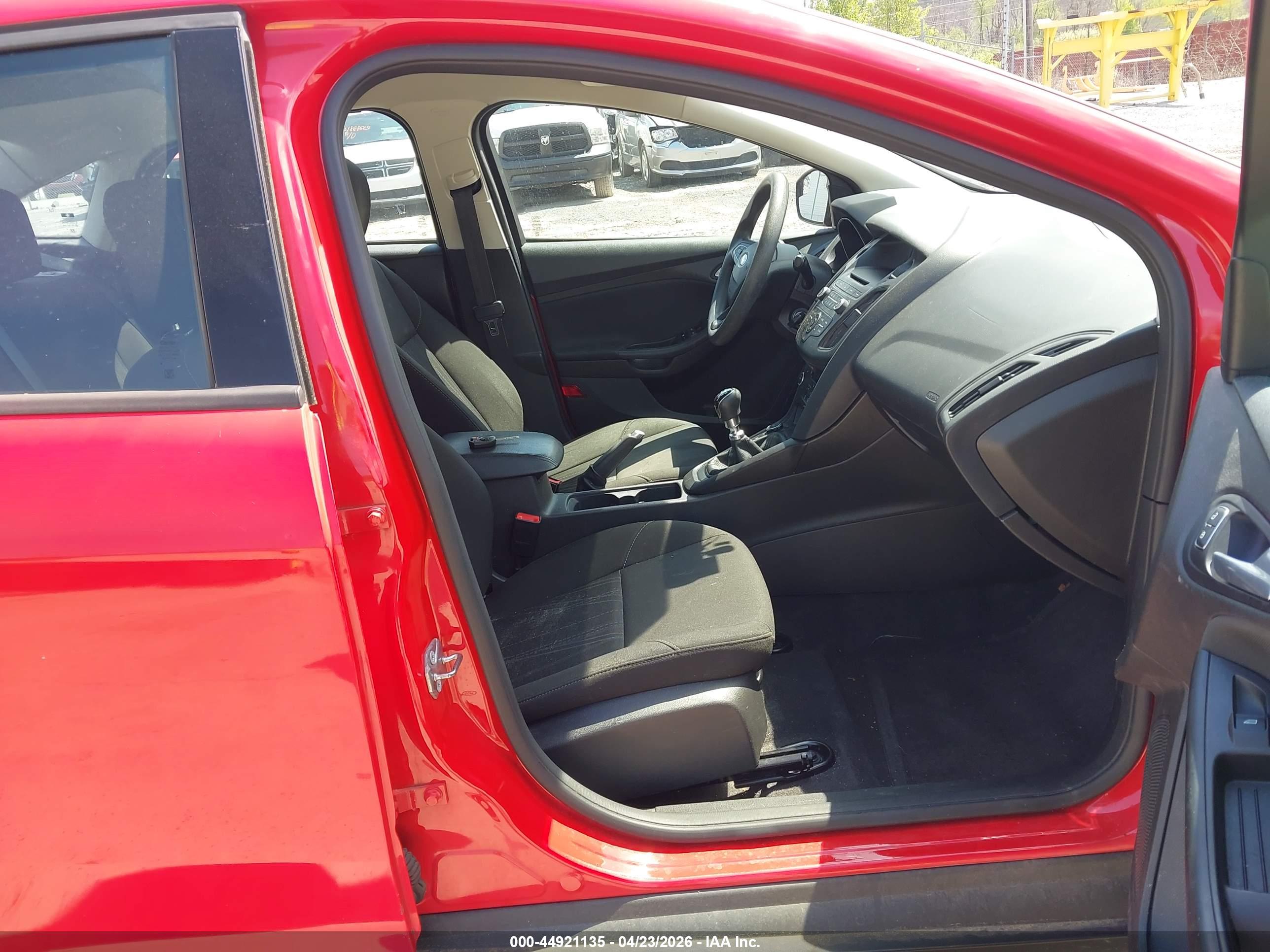 FORD FOCUS image 5