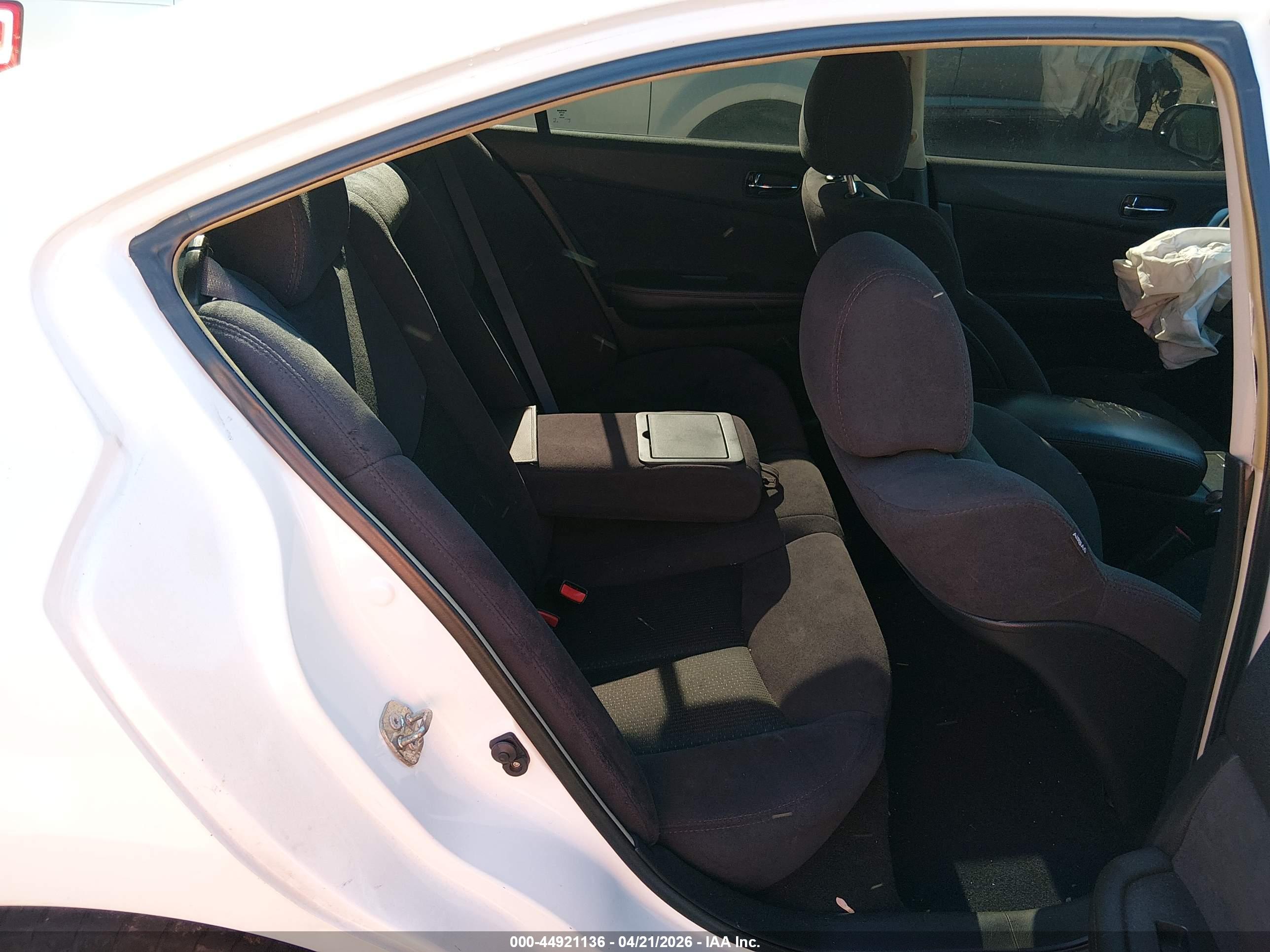 NISSAN MAXIMA image 8