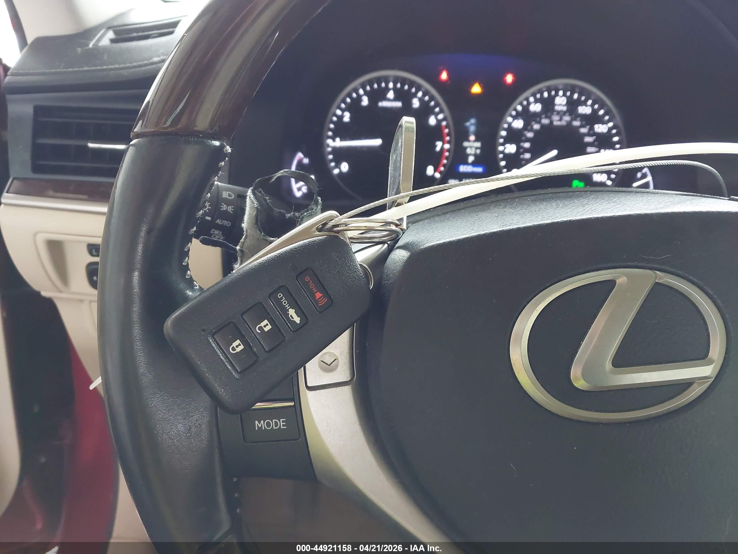LEXUS ES image 11