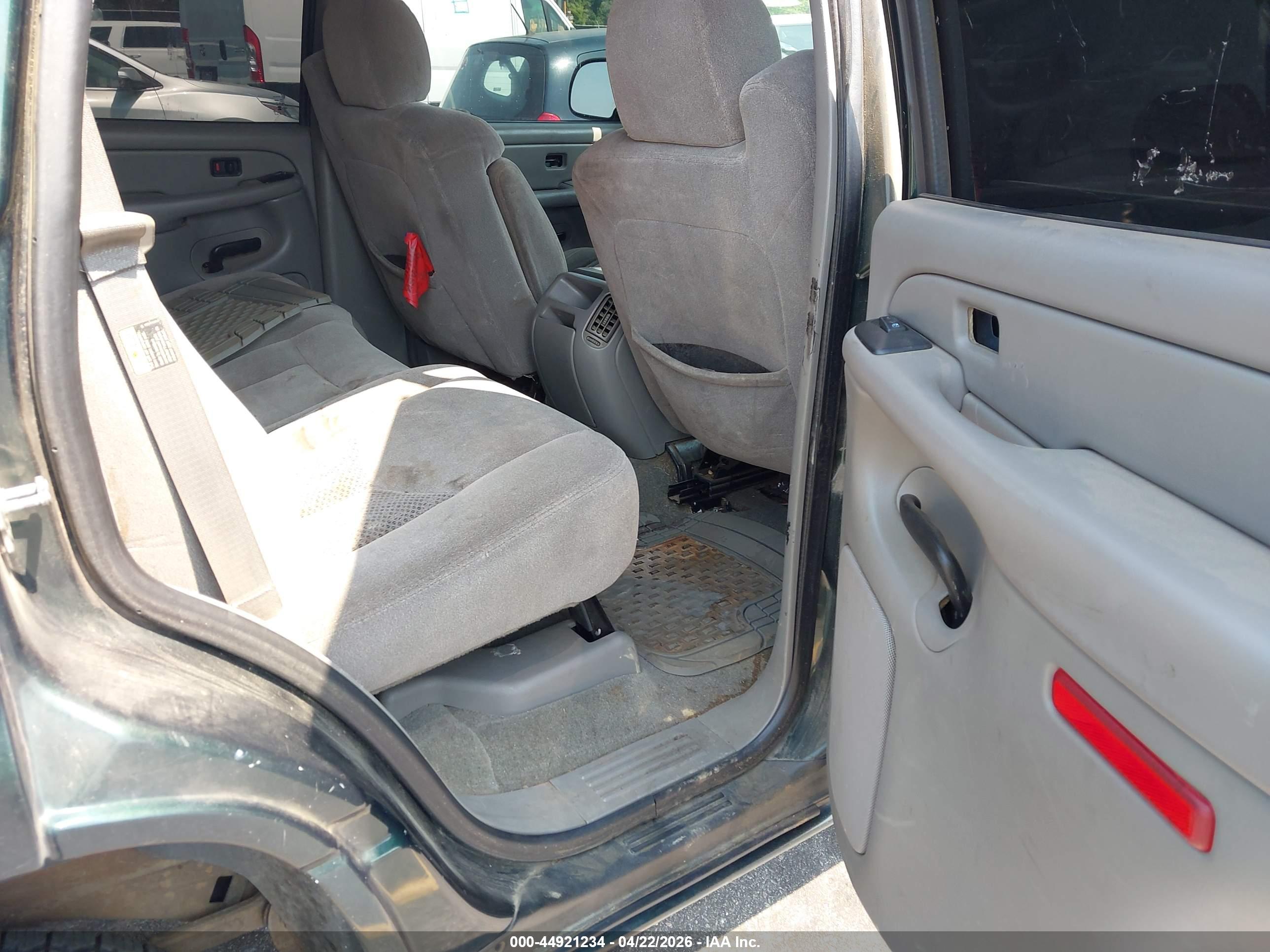 CHEVROLET TAHOE image 8