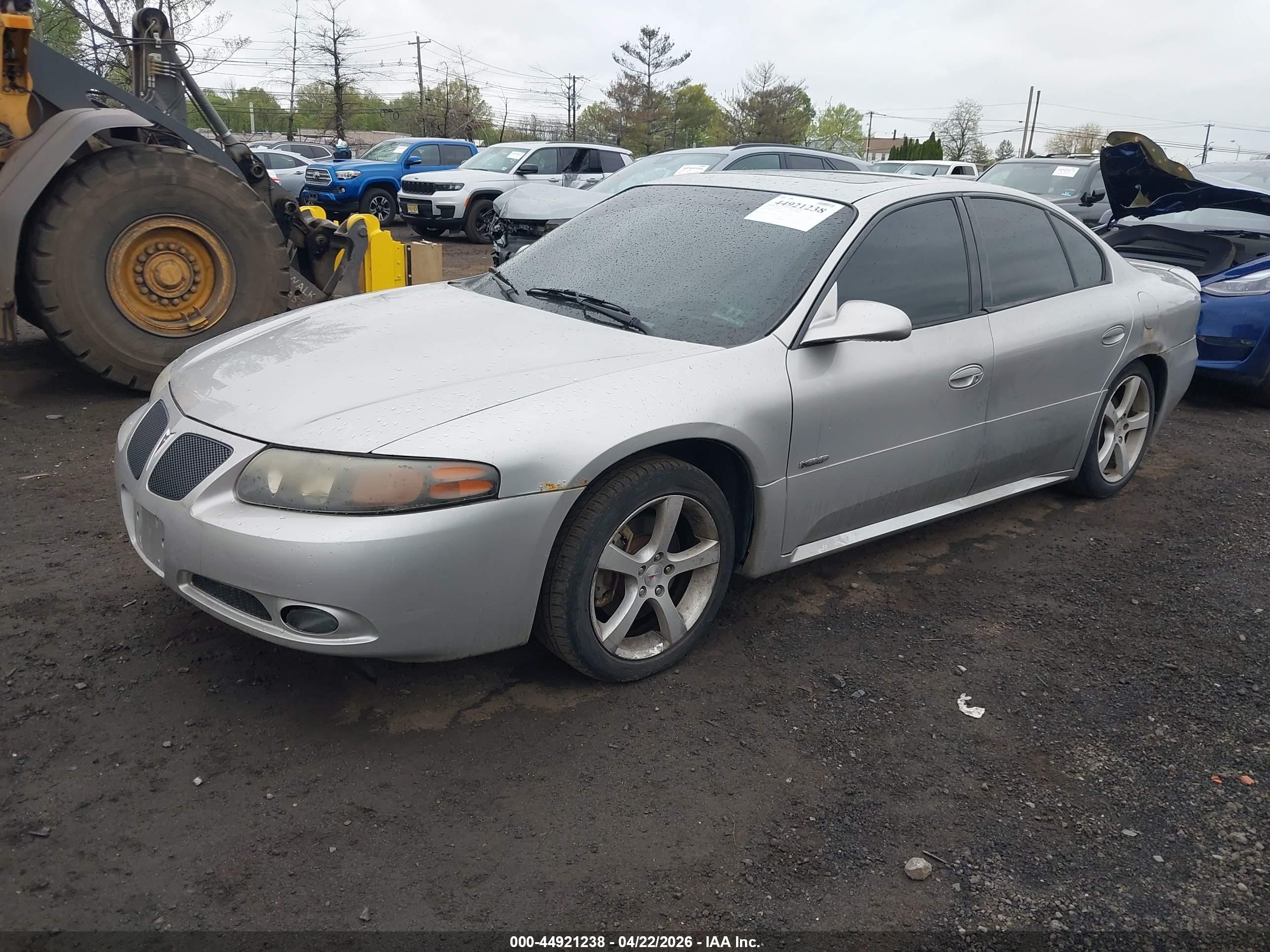 PONTIAC BONNEVILLE image 2