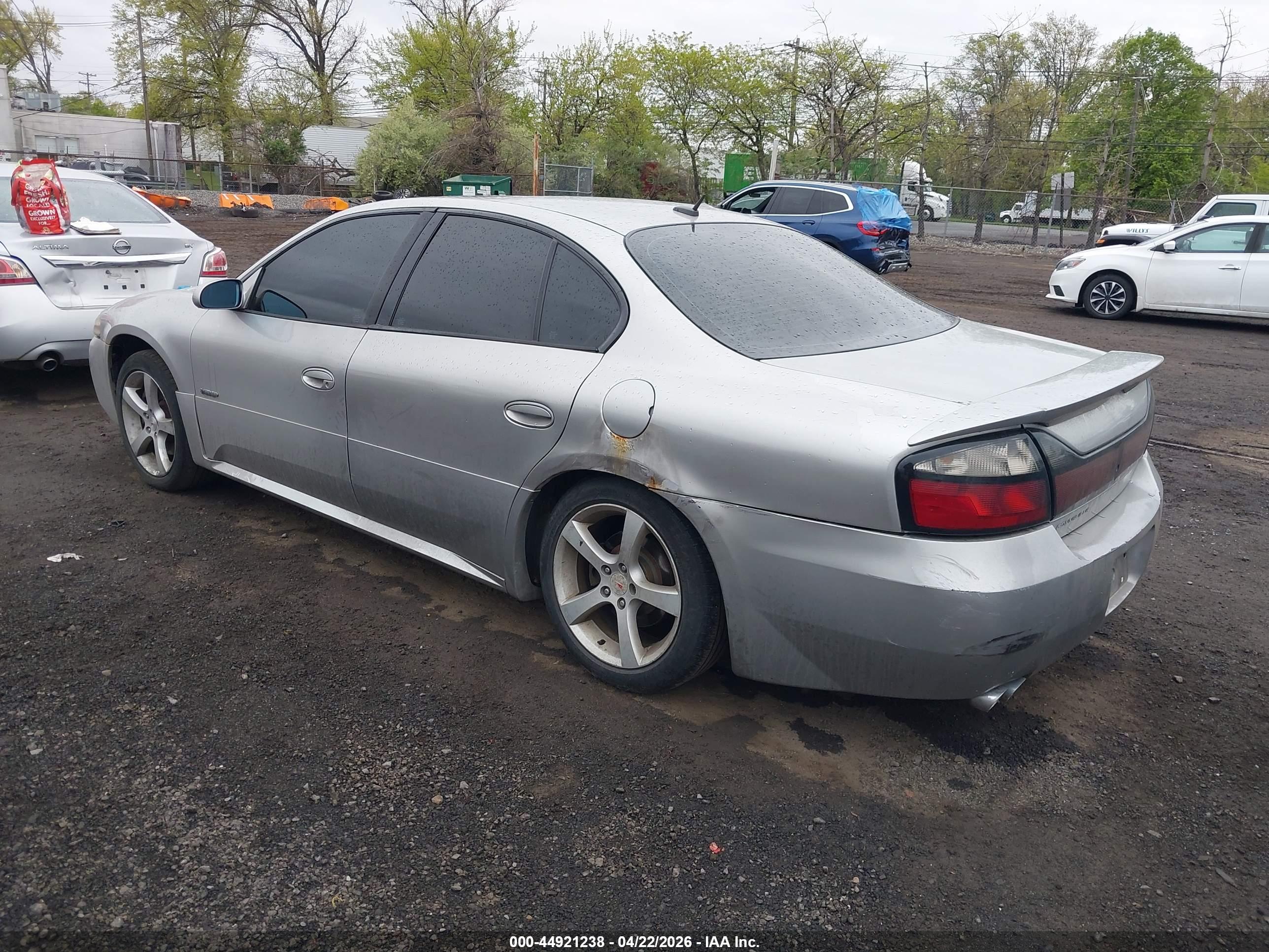 PONTIAC BONNEVILLE image 3