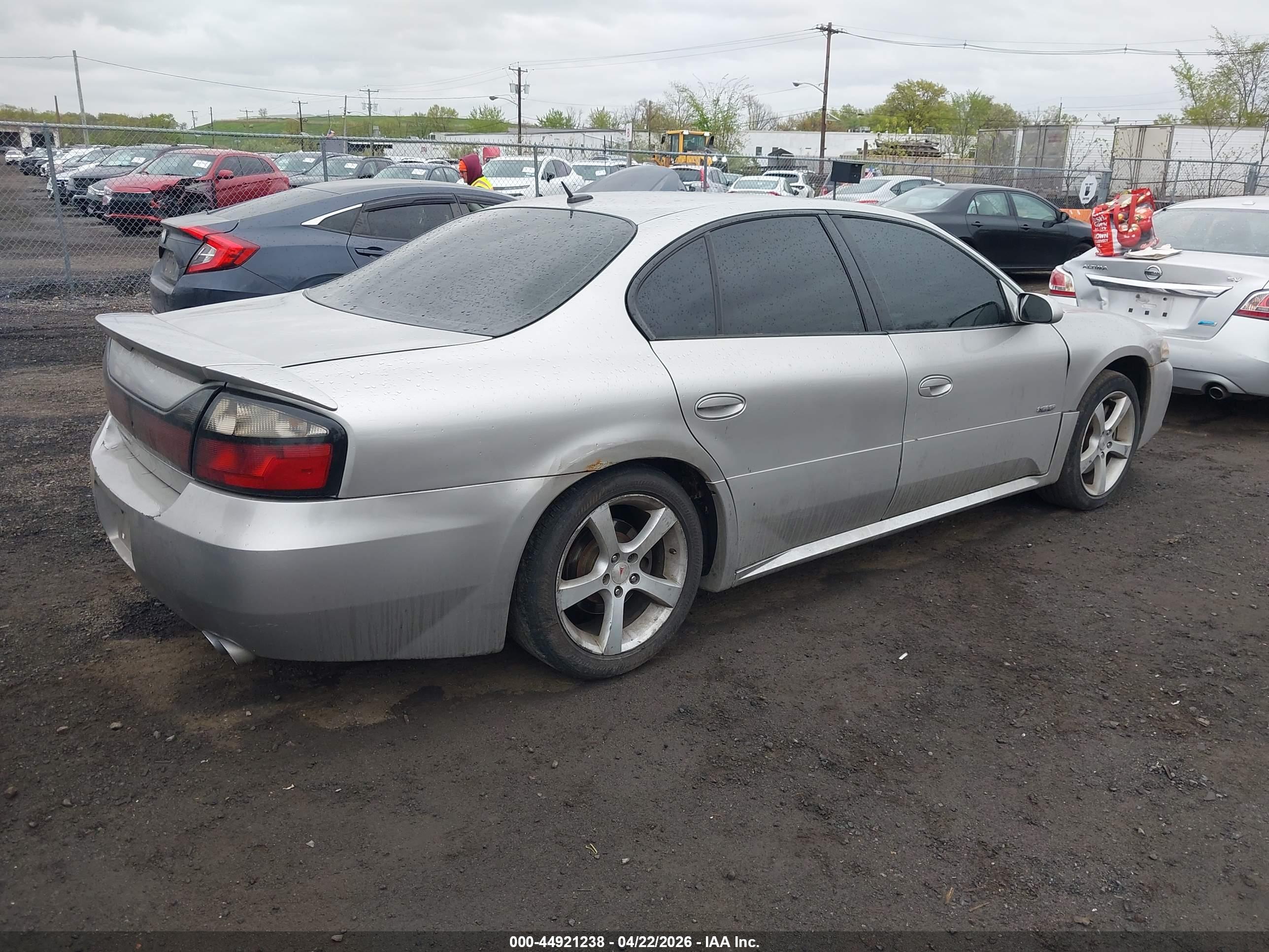 PONTIAC BONNEVILLE image 4
