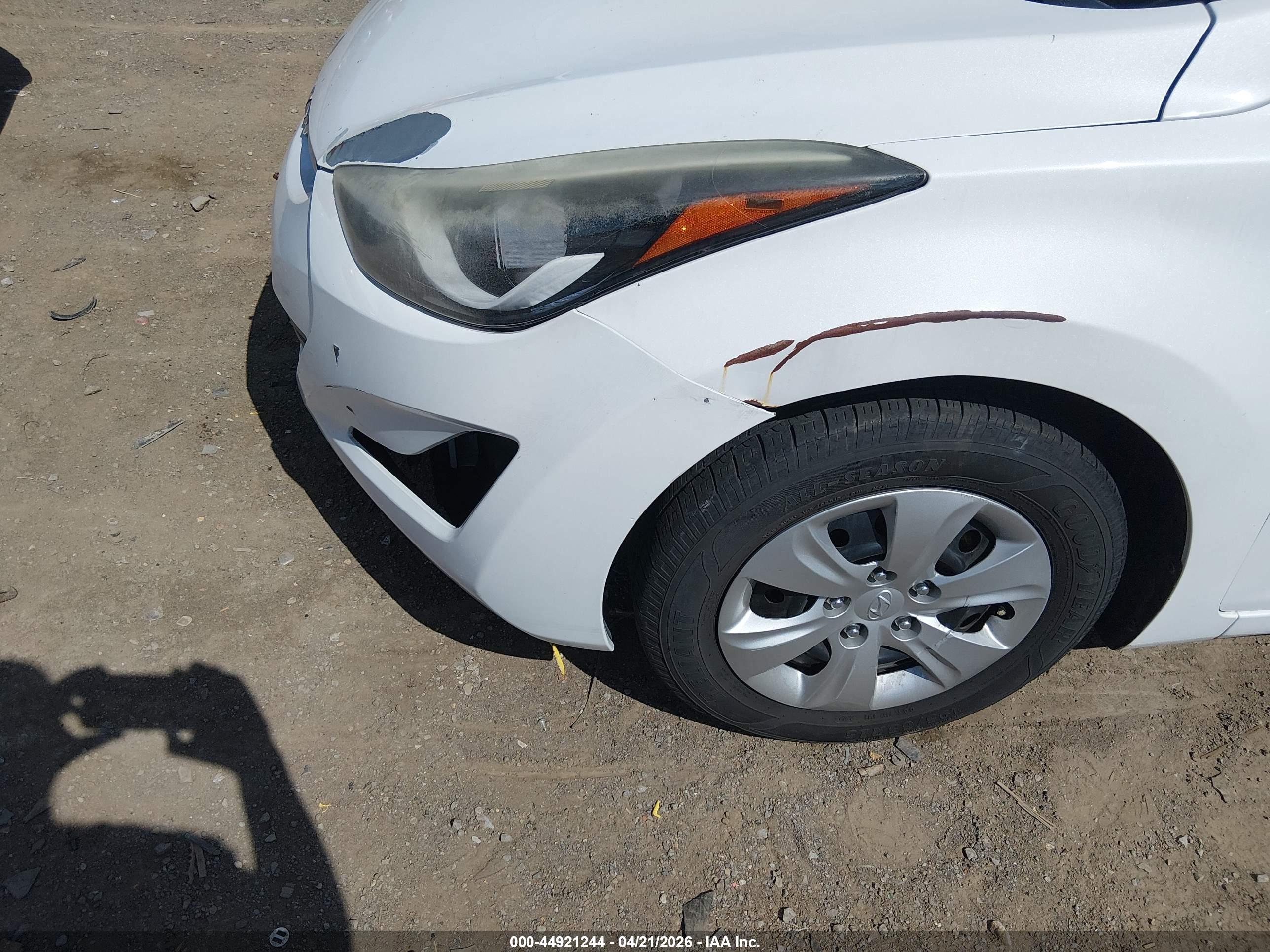HYUNDAI ELANTRA image 6