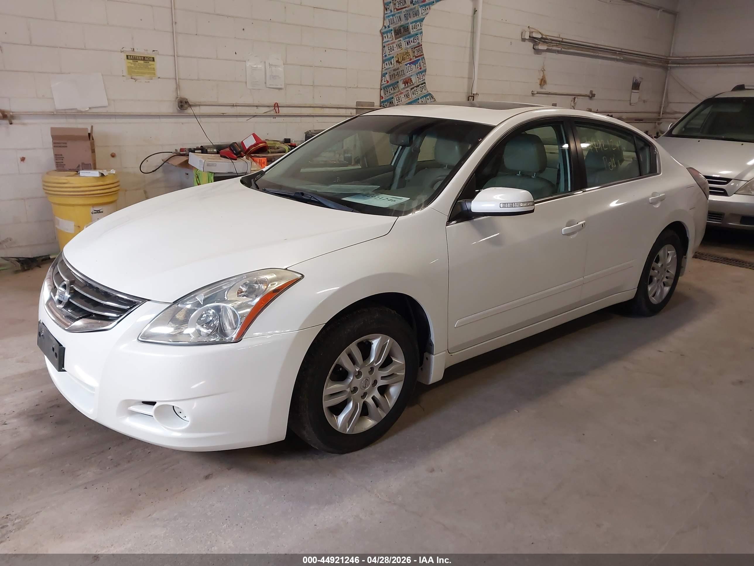NISSAN ALTIMA image 2