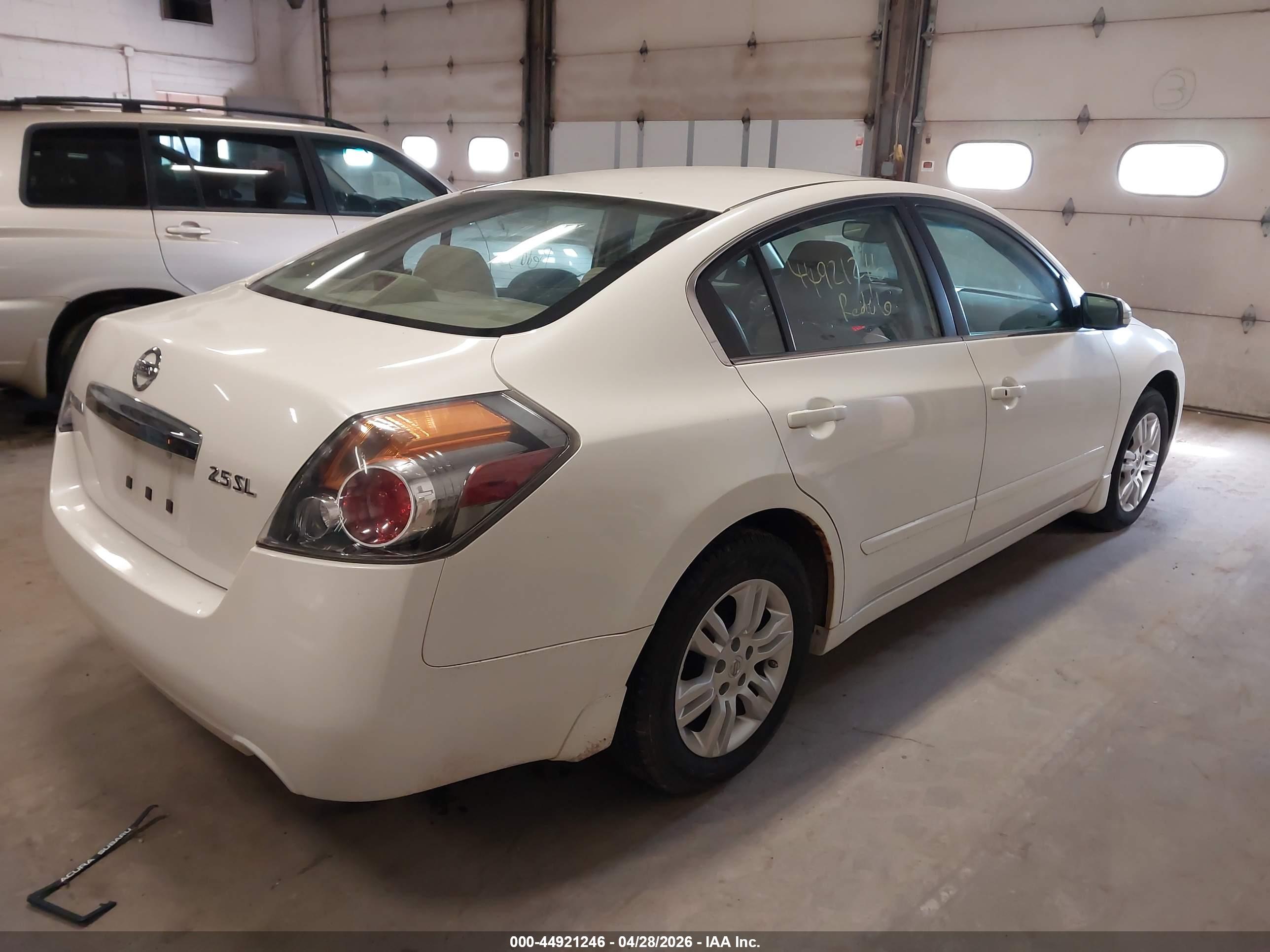 NISSAN ALTIMA image 4