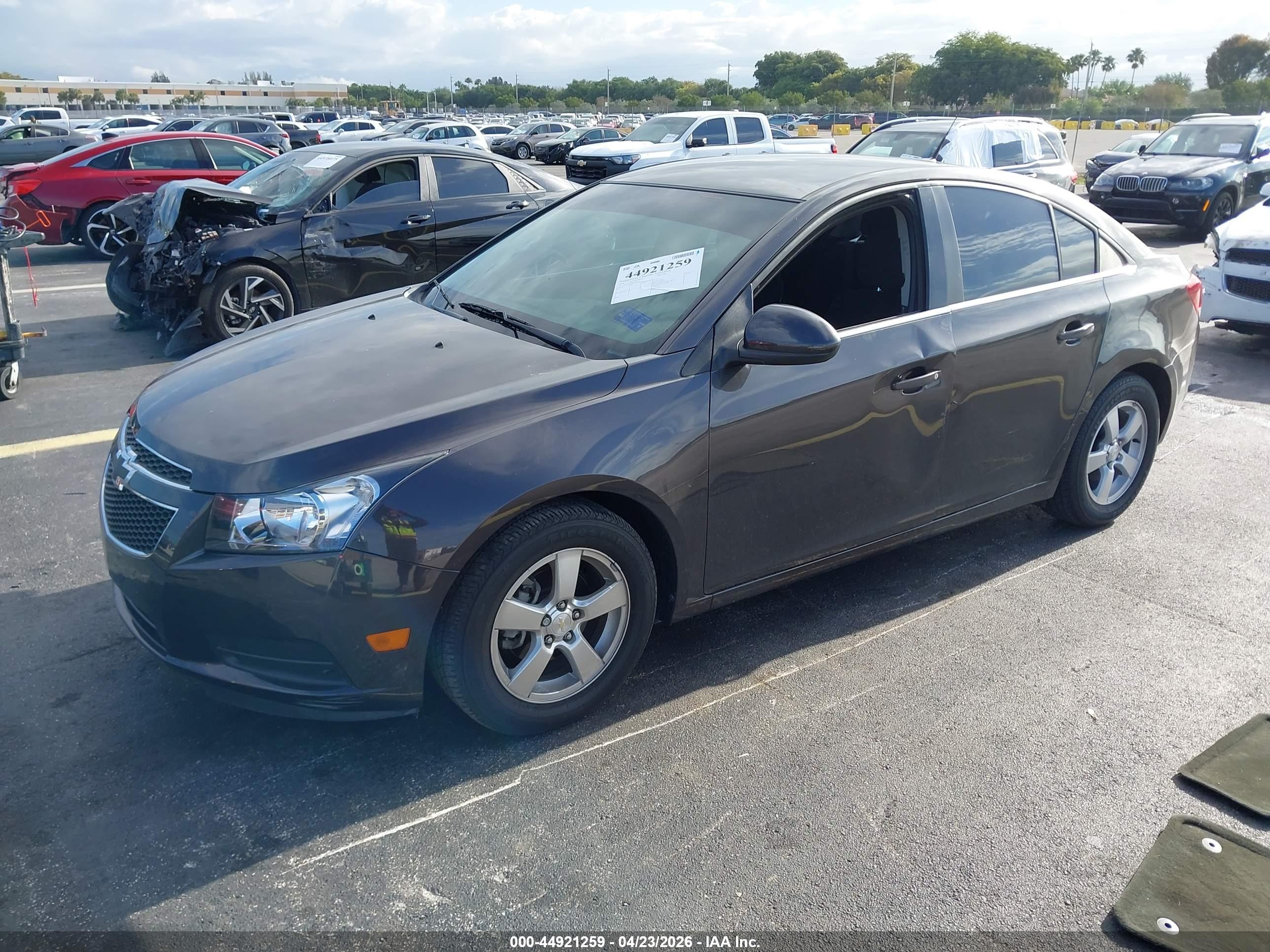 CHEVROLET CRUZE image 2