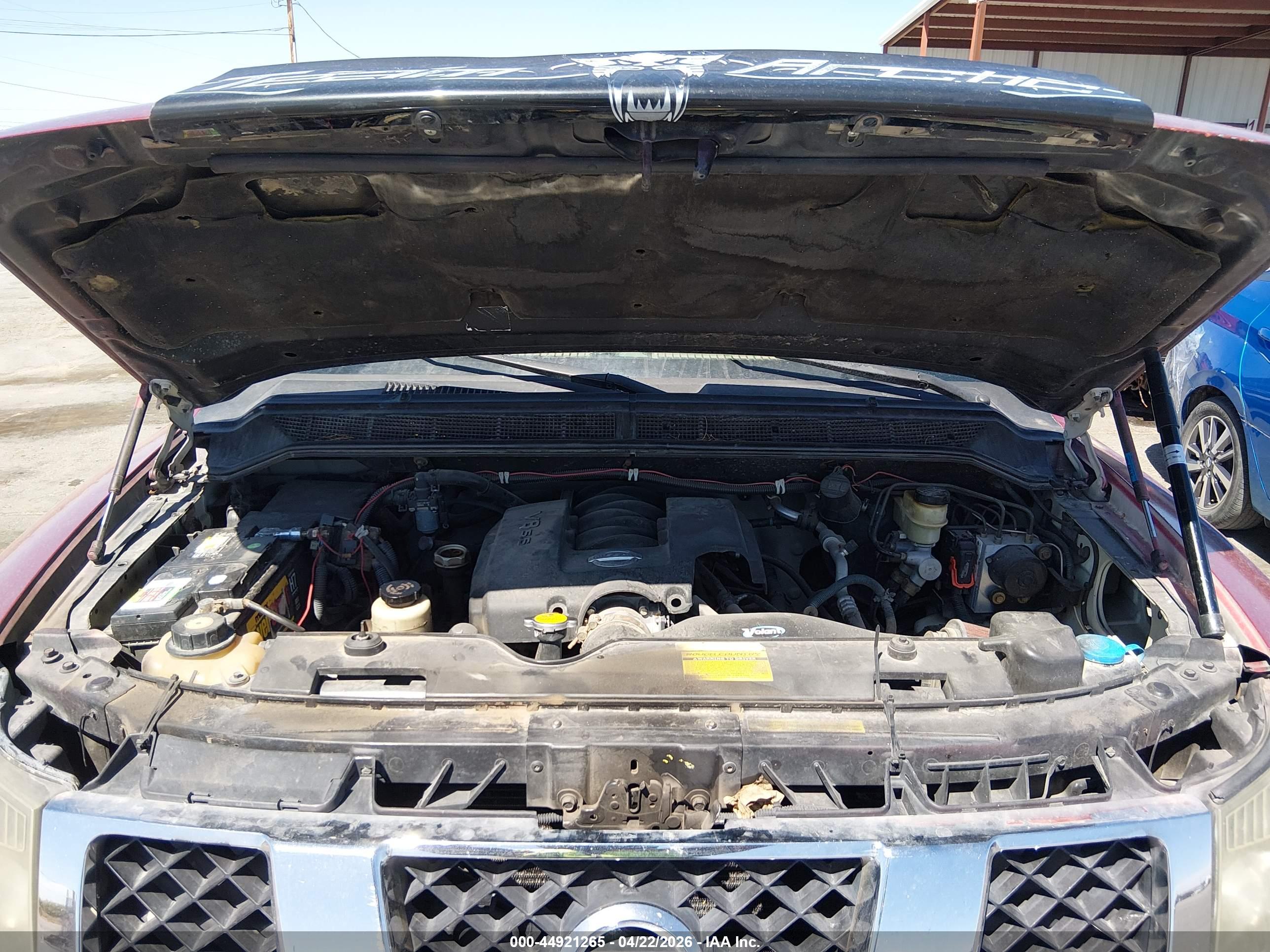 NISSAN TITAN image 10