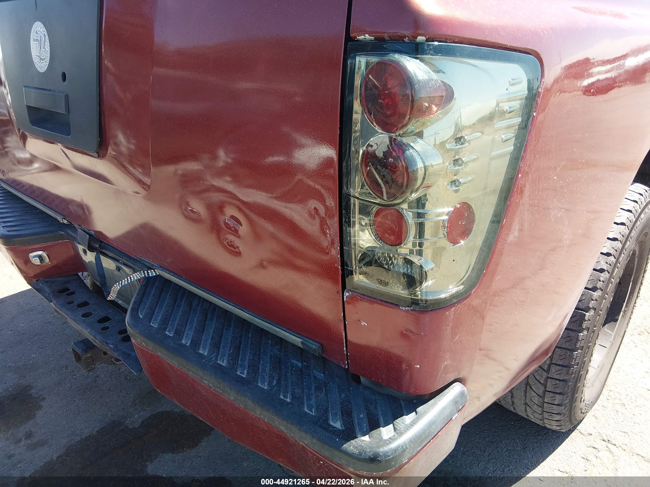 NISSAN TITAN image 6