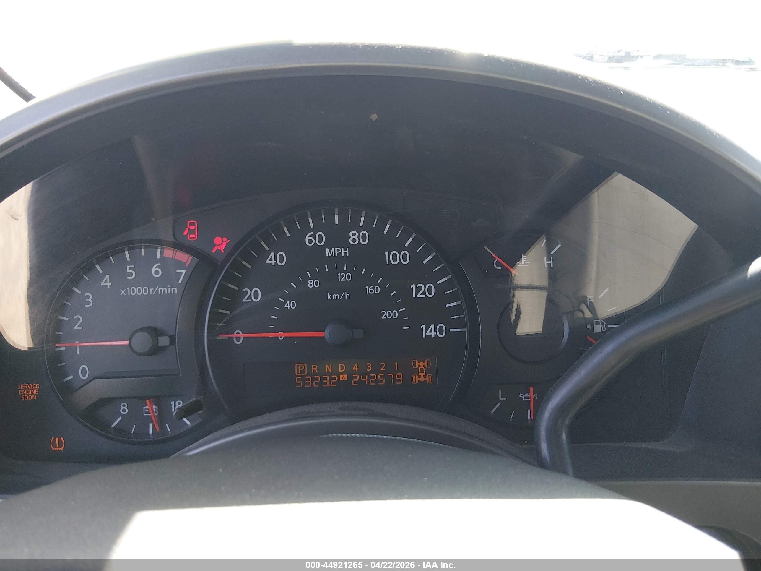 NISSAN TITAN image 7