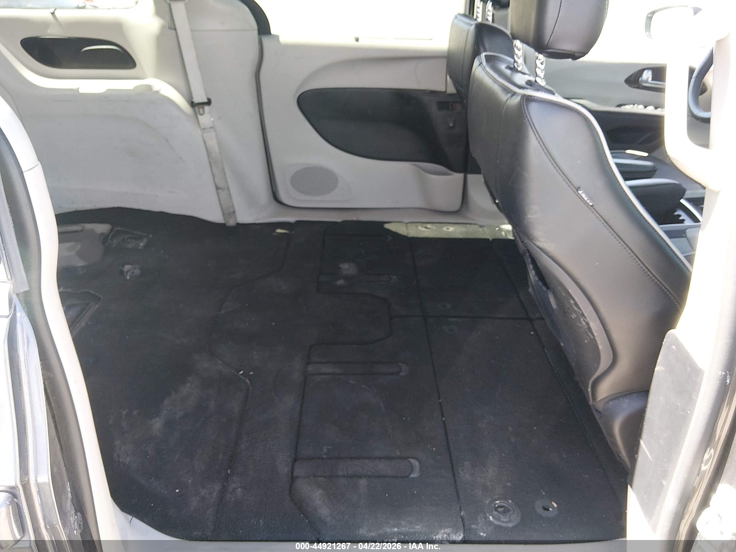 CHRYSLER PACIFICA image 8