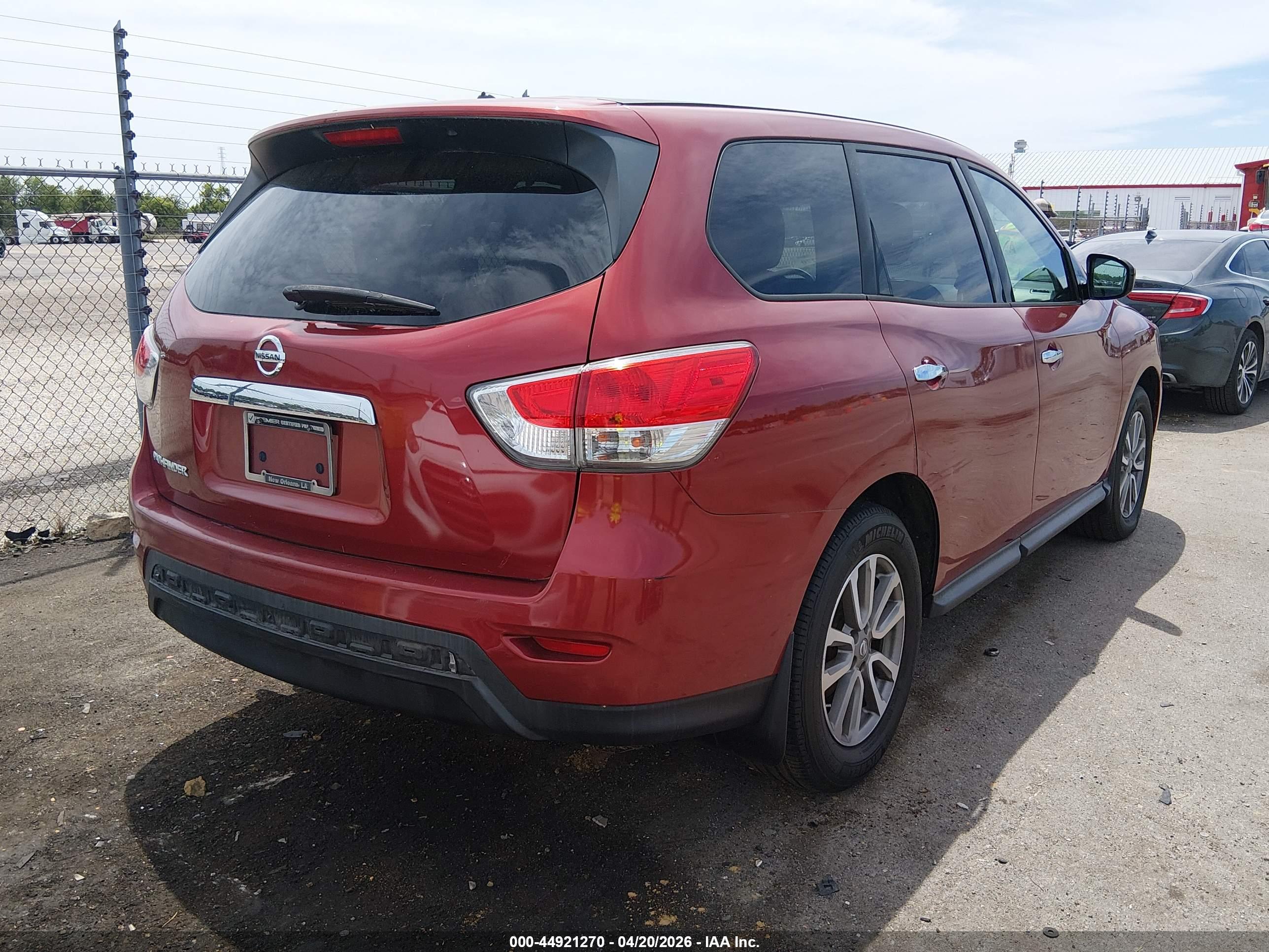 NISSAN PATHFINDER image 4