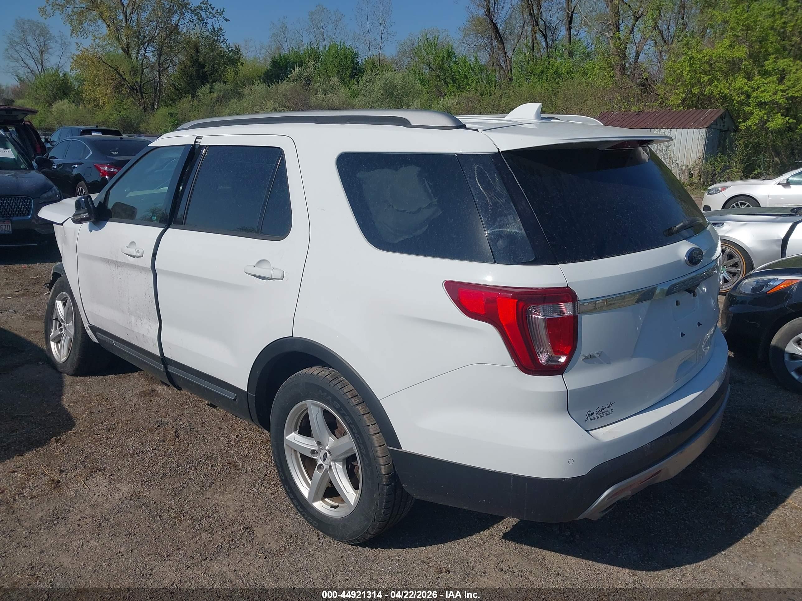 FORD EXPLORER image 3