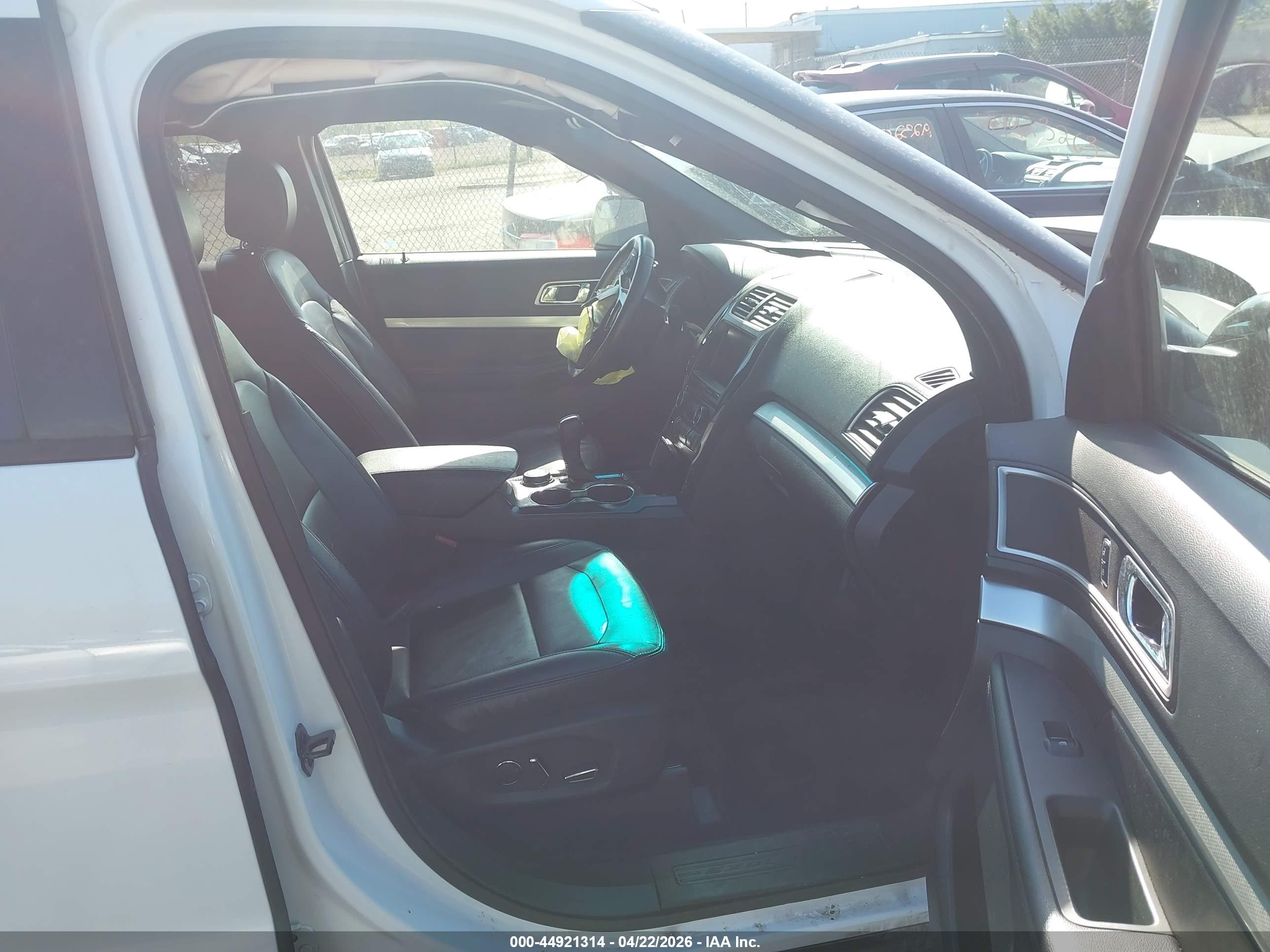 FORD EXPLORER image 5