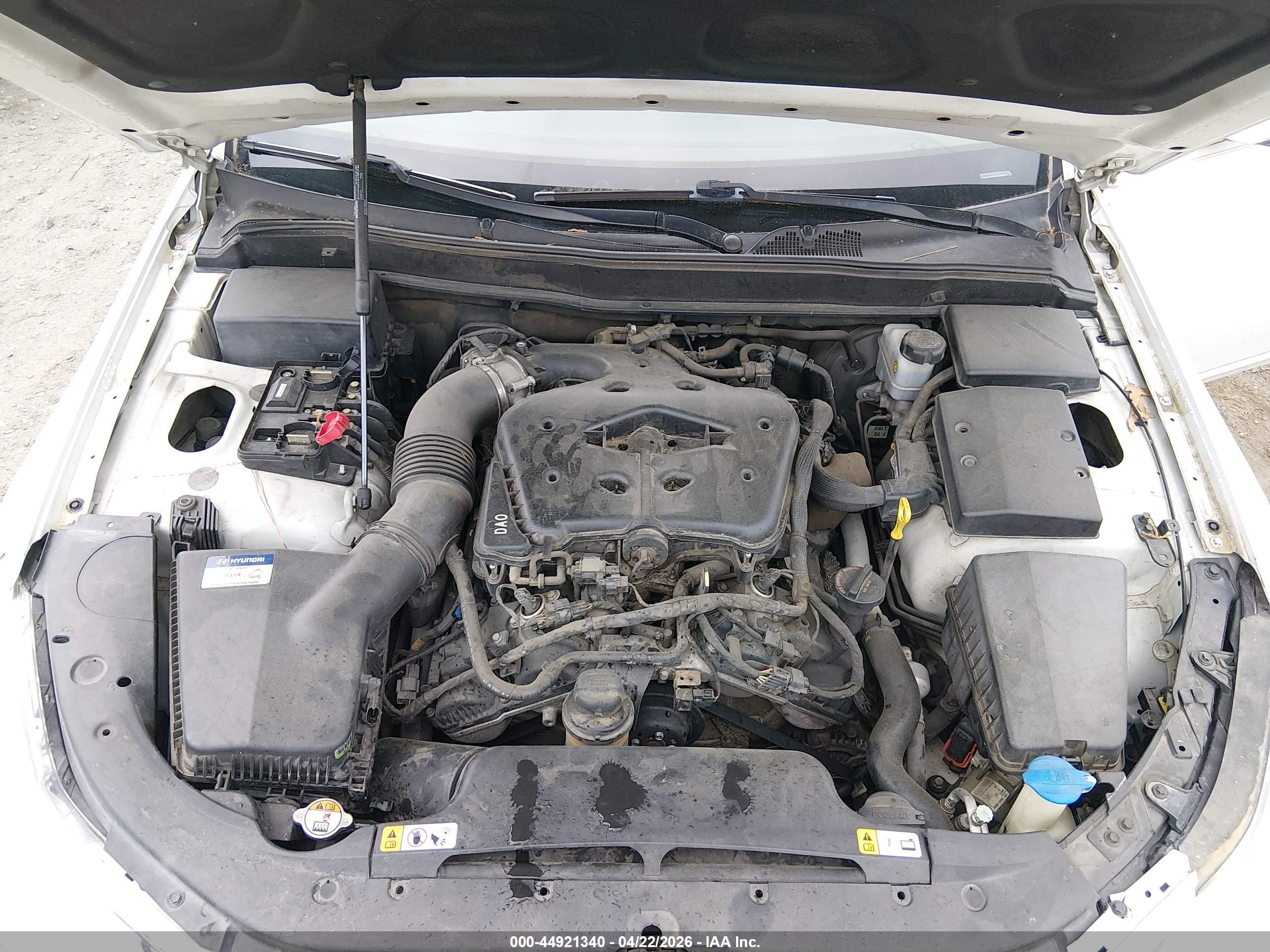 HYUNDAI GENESIS image 10