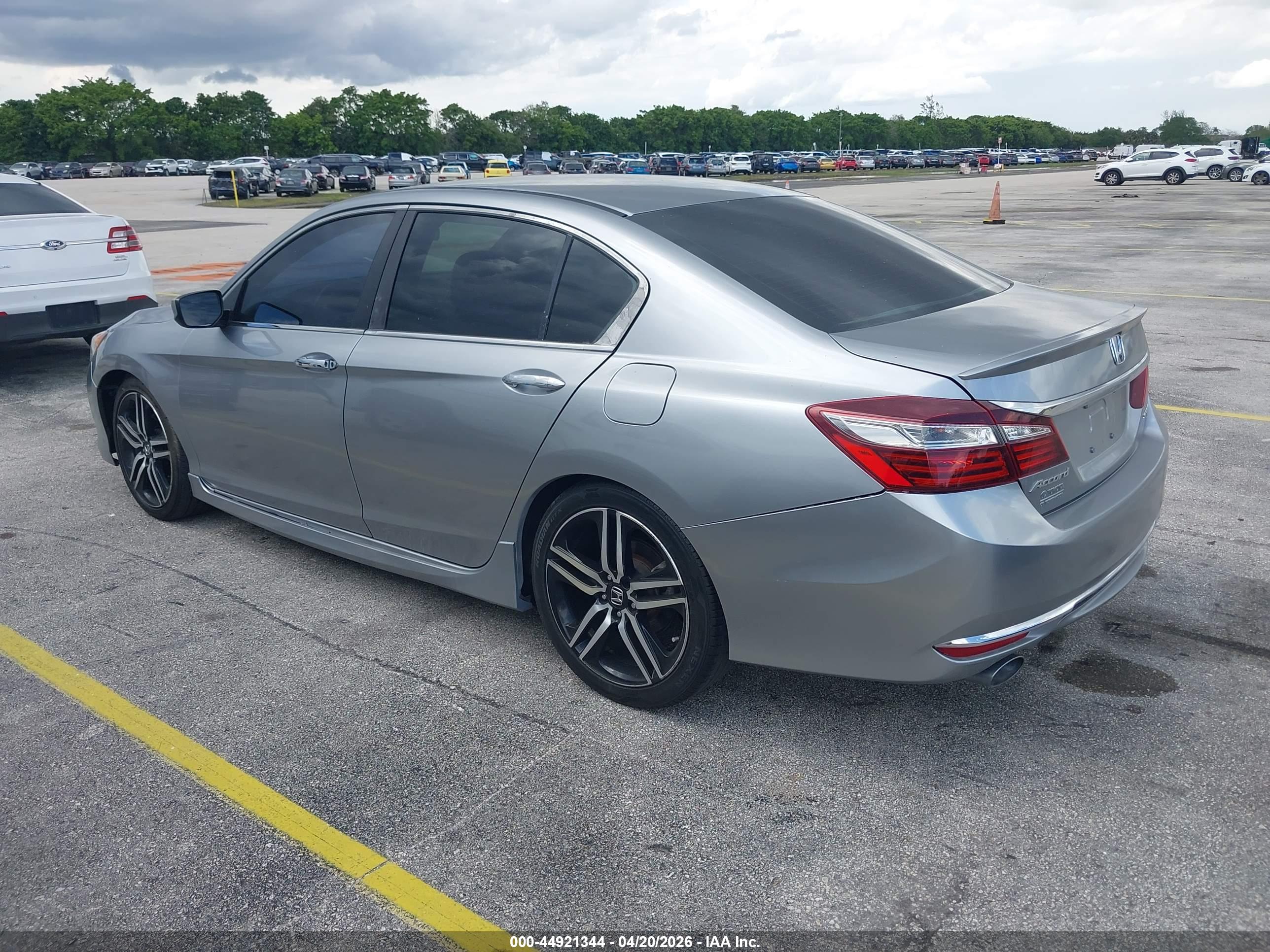 HONDA ACCORD image 3