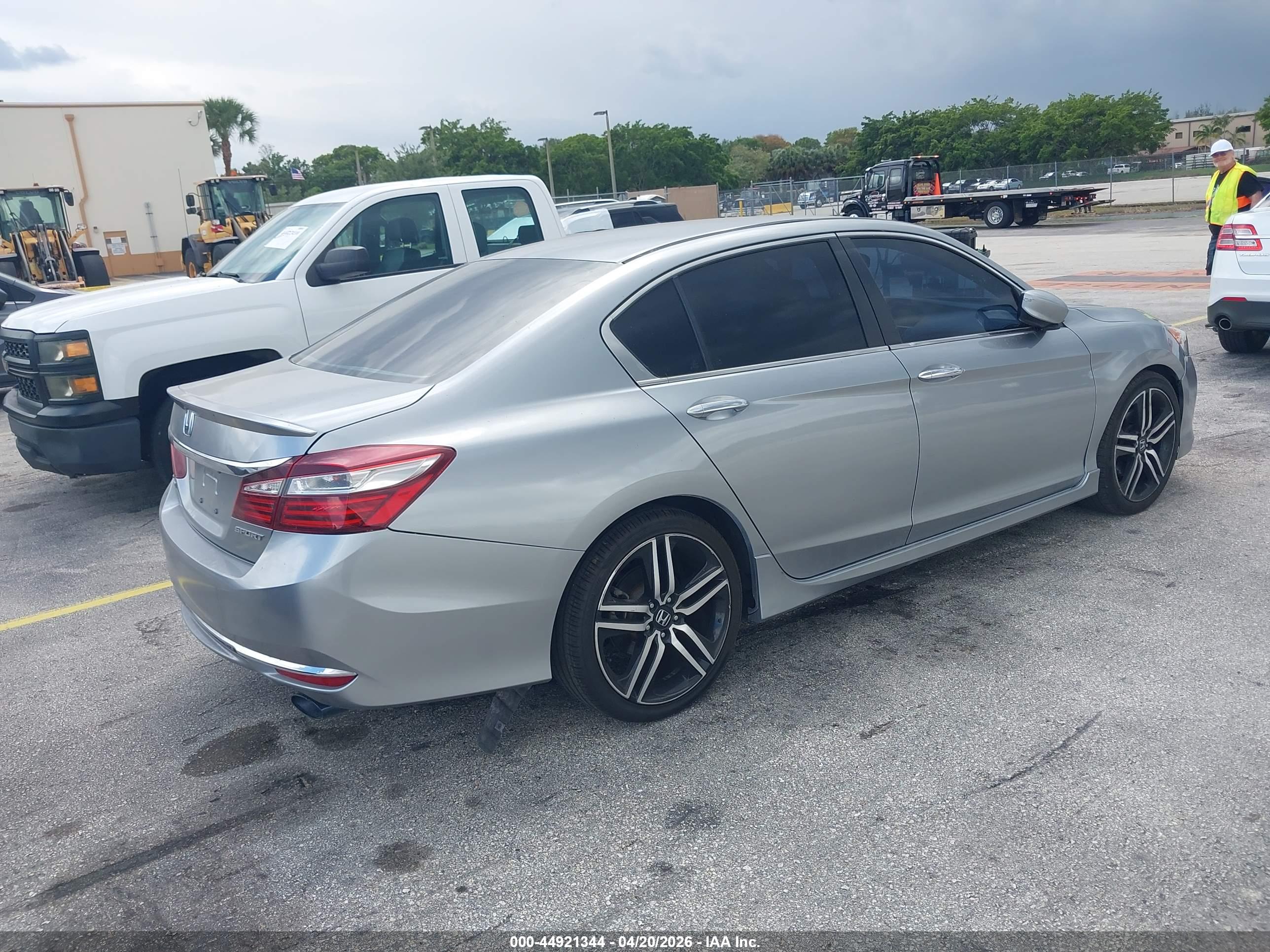 HONDA ACCORD image 4