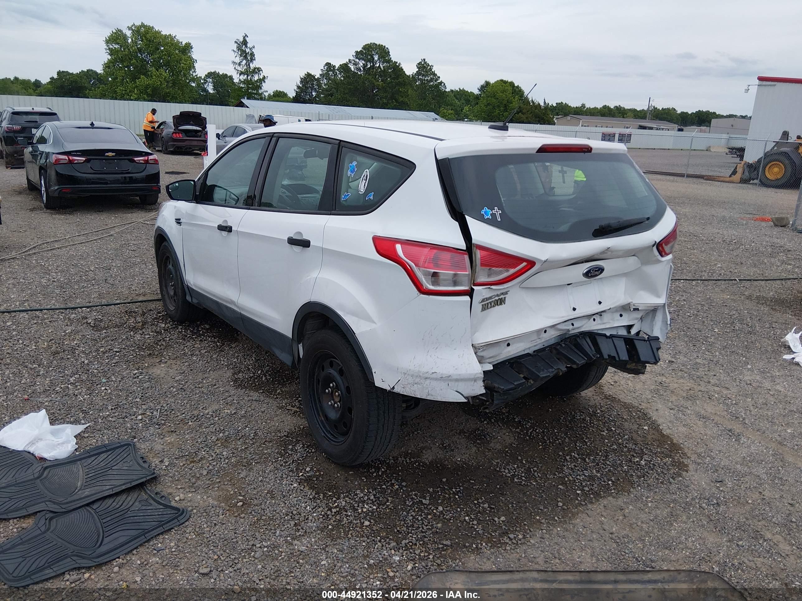 FORD ESCAPE image 3