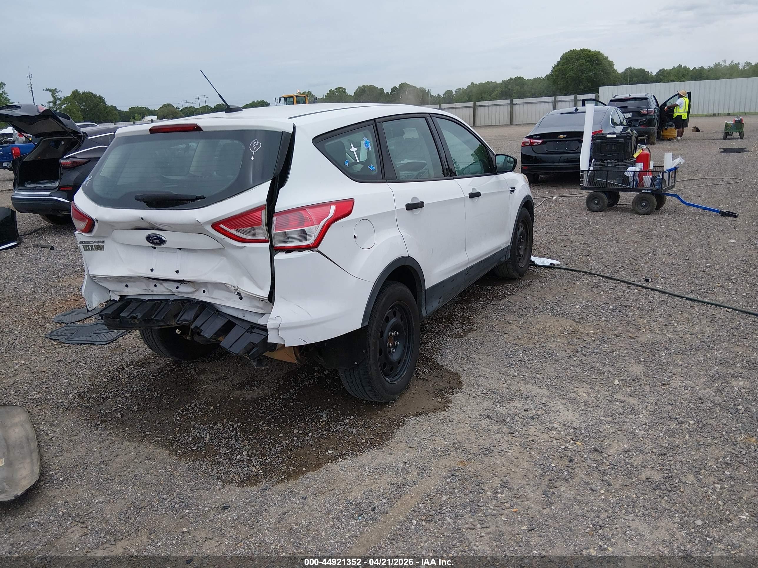 FORD ESCAPE image 4