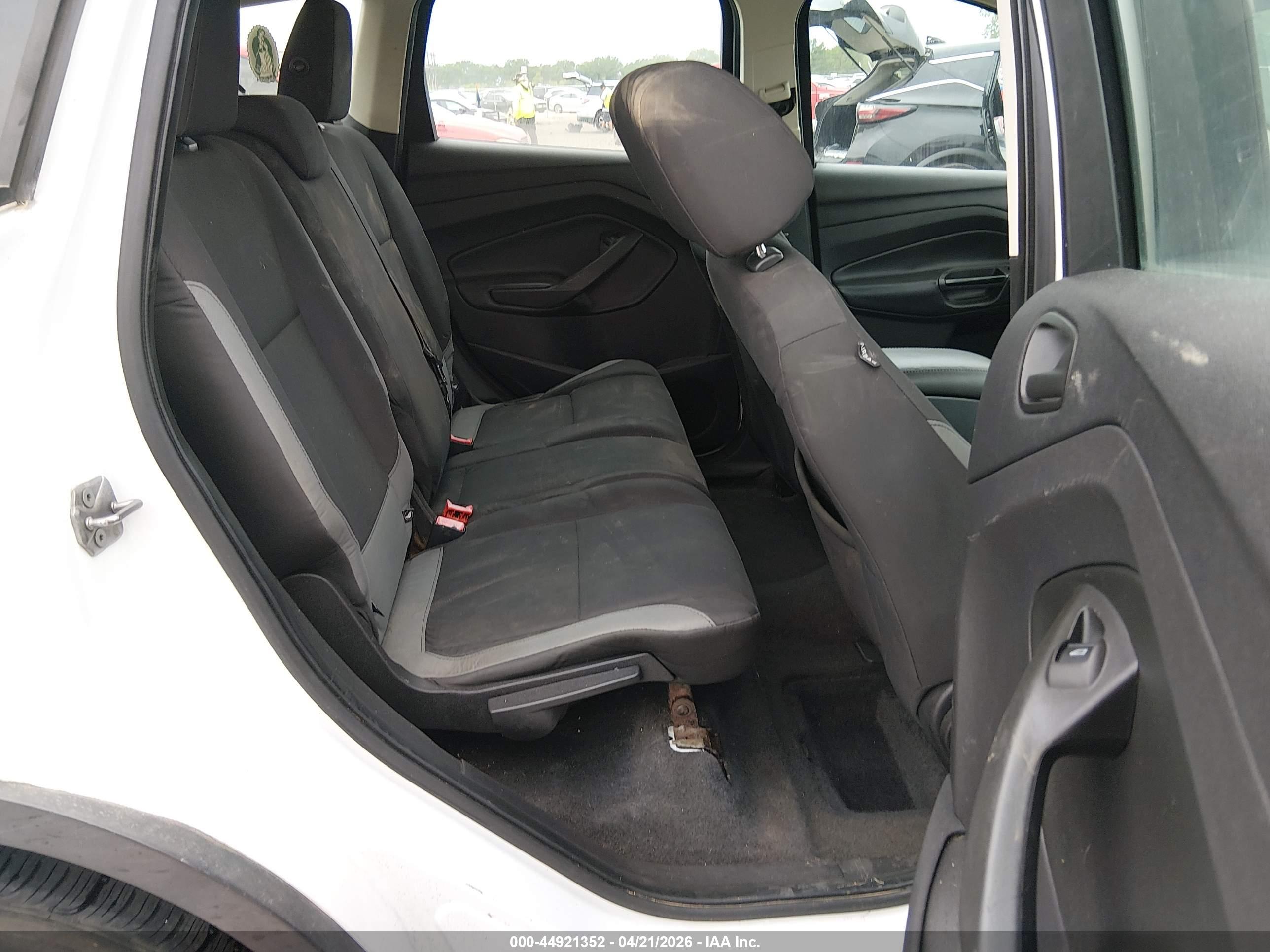FORD ESCAPE image 8