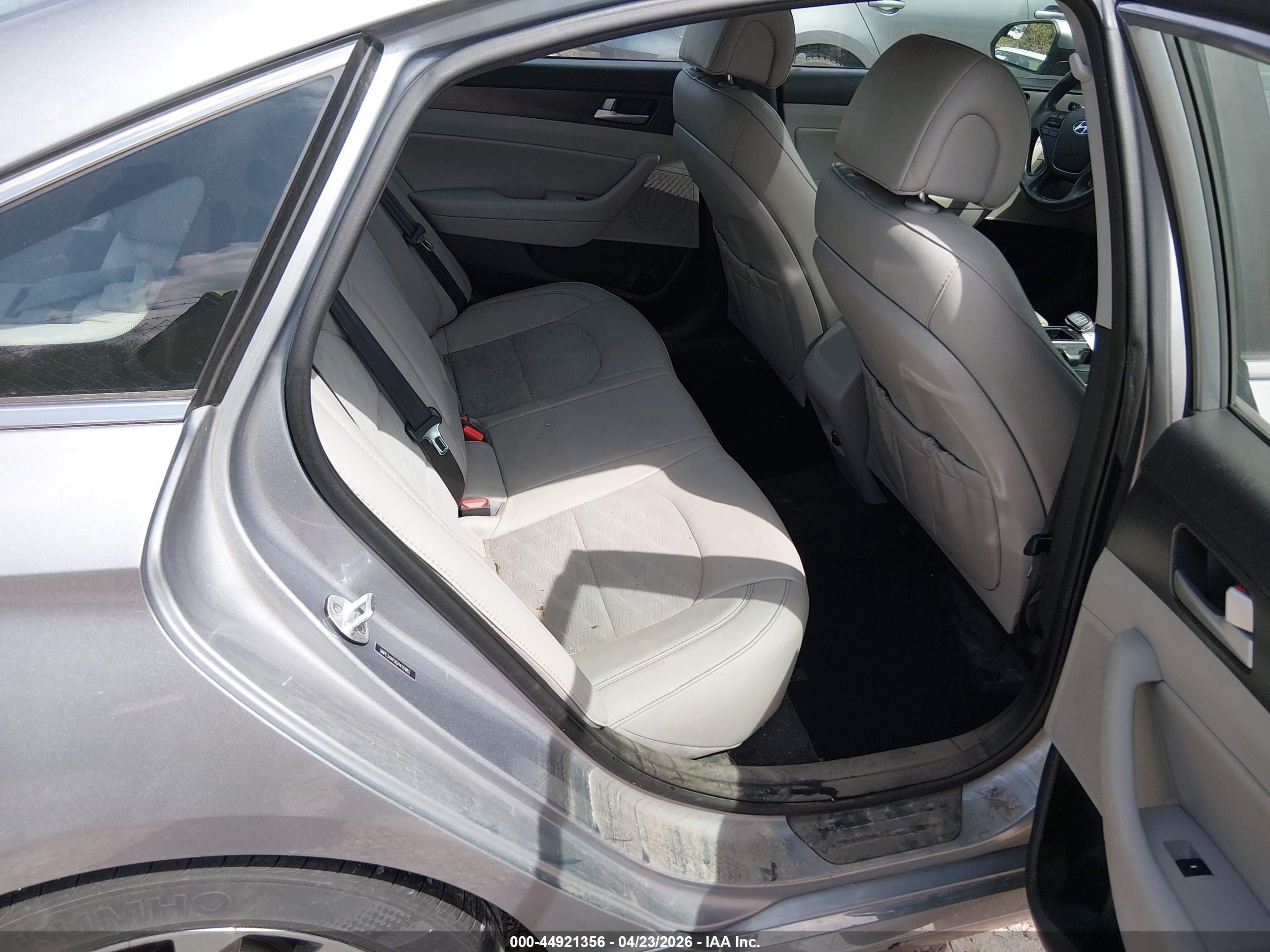 HYUNDAI SONATA image 8
