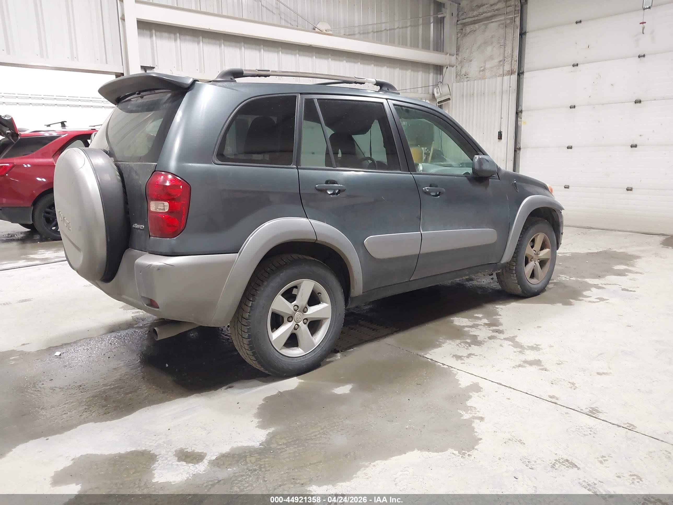 TOYOTA RAV4 image 4