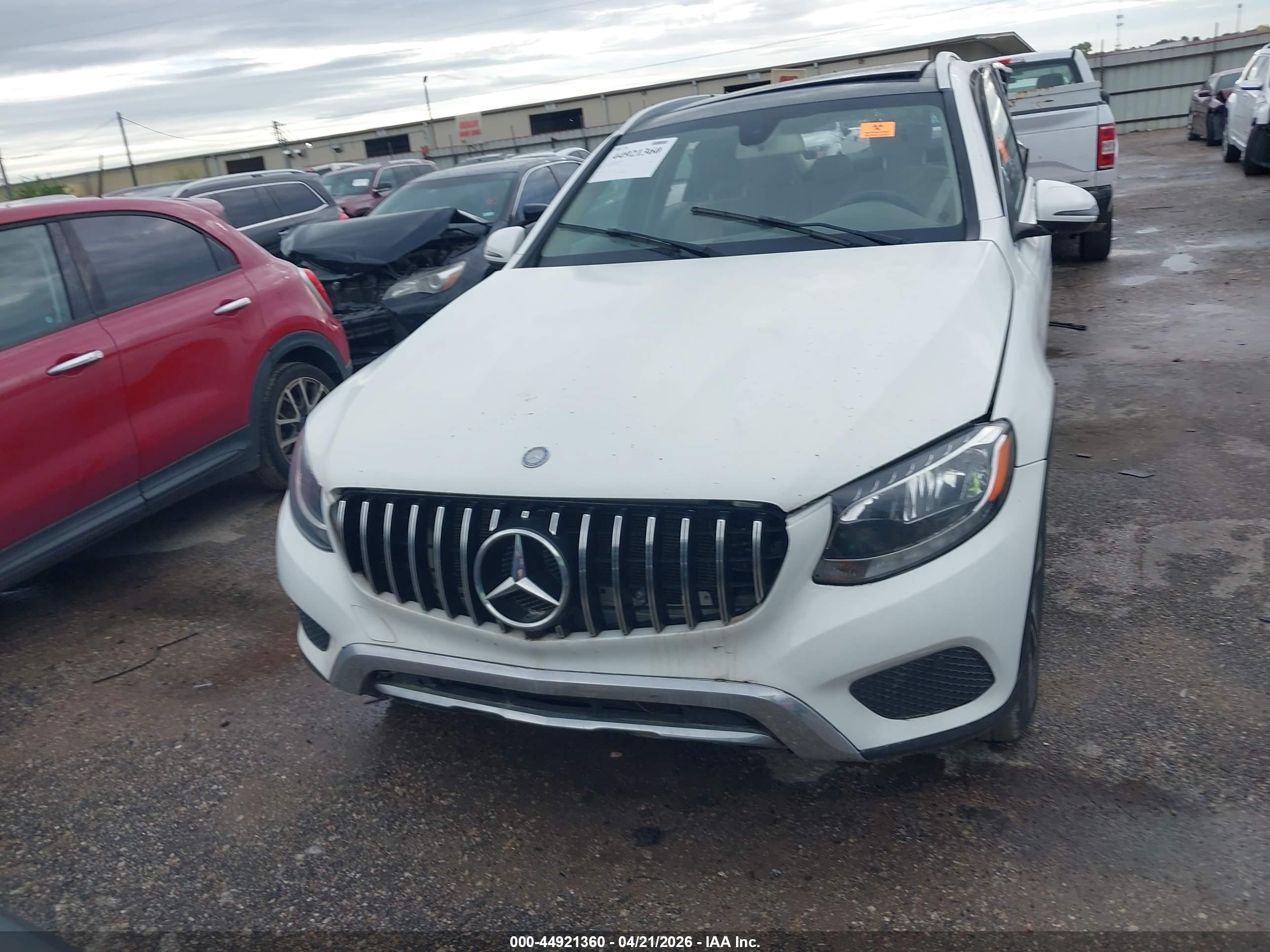 MERCEDES-BENZ GLC image 10