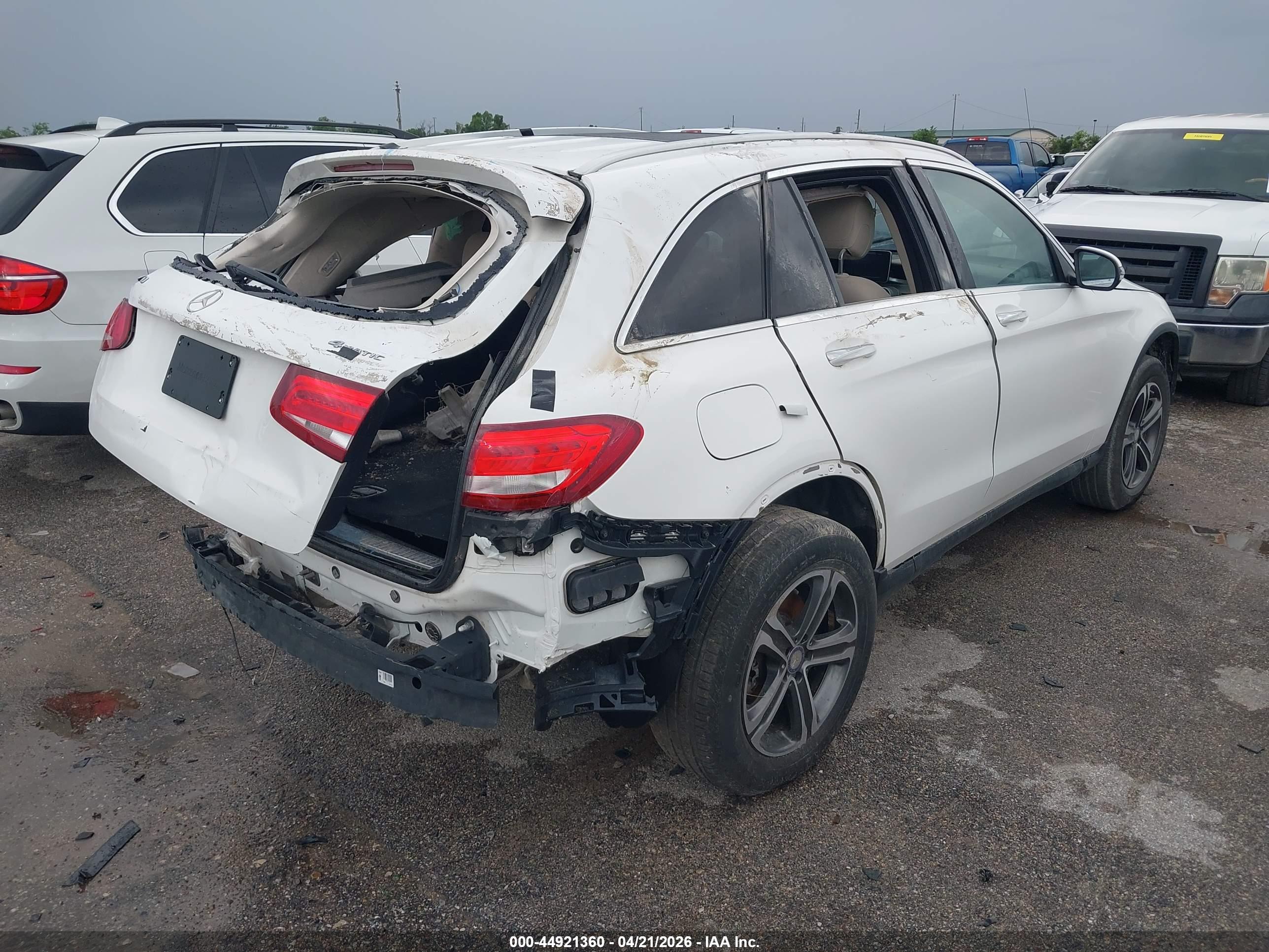 MERCEDES-BENZ GLC image 4