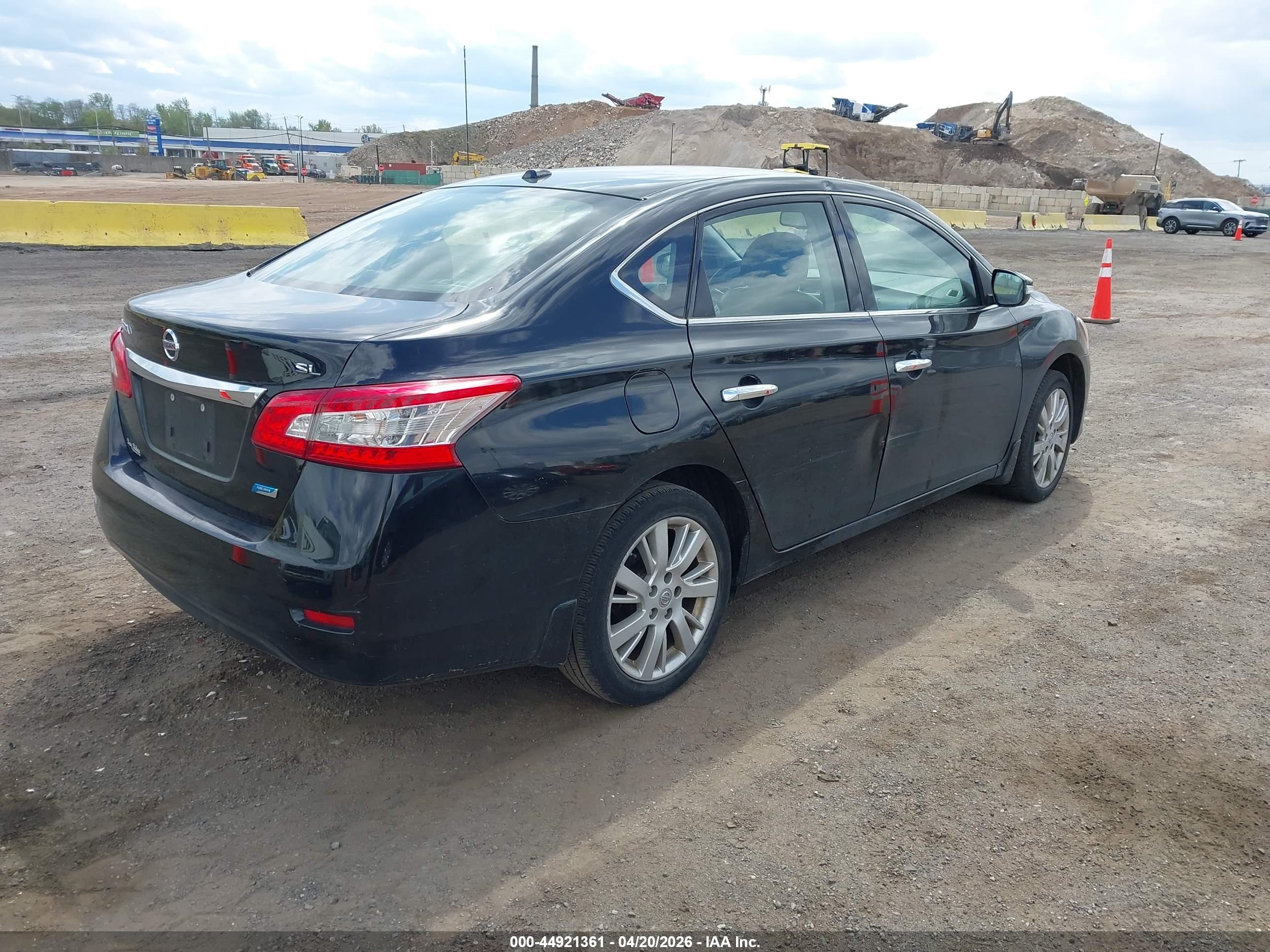 NISSAN SENTRA image 4