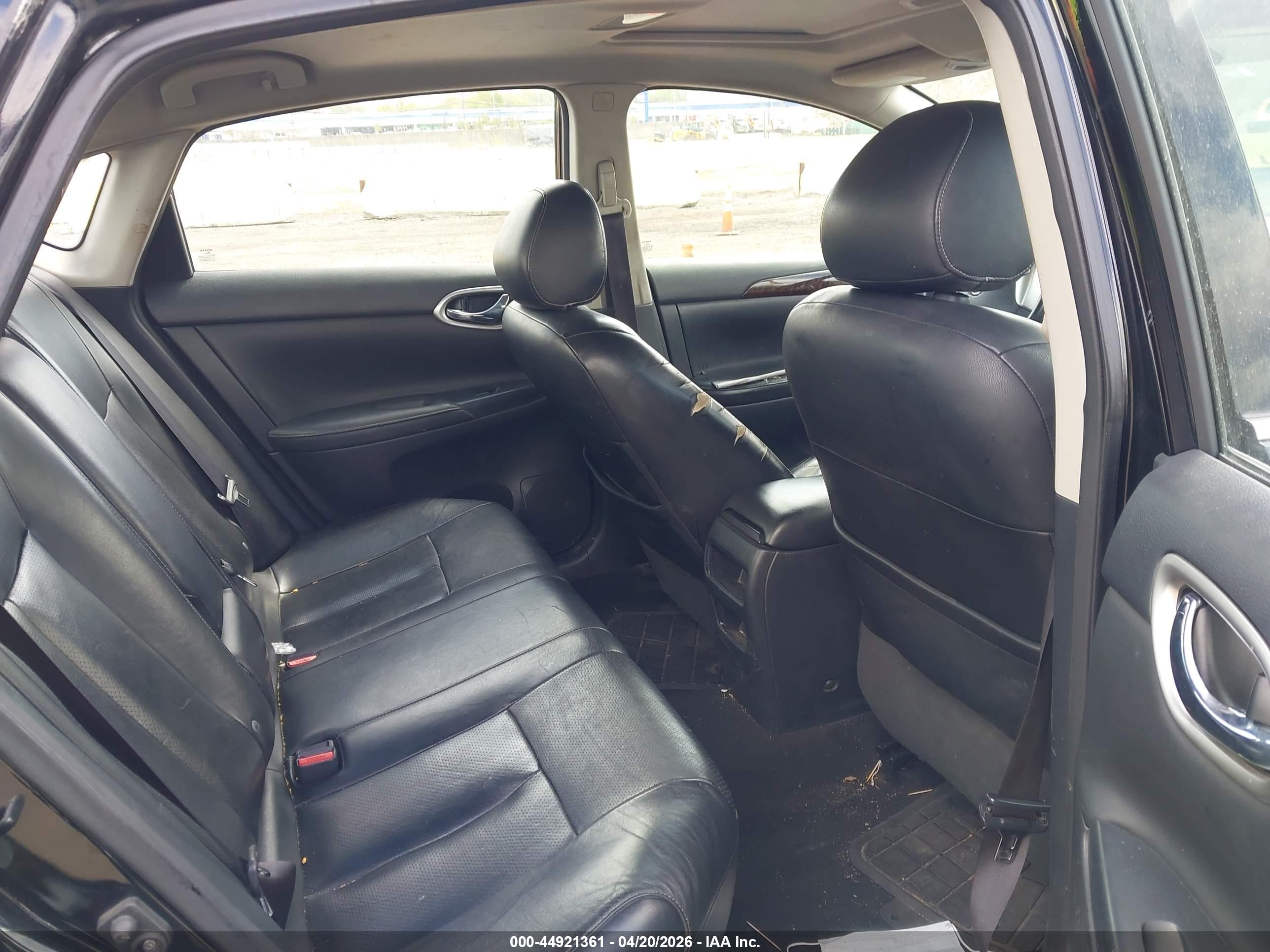 NISSAN SENTRA image 8