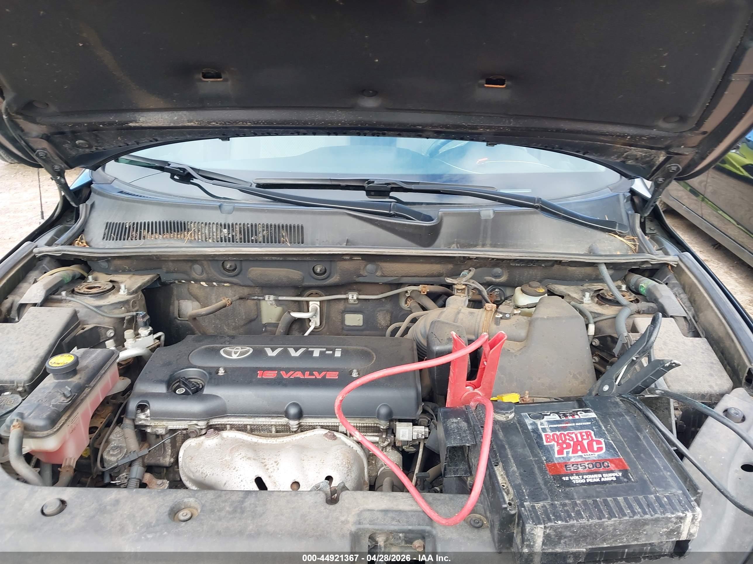 TOYOTA RAV4 image 10