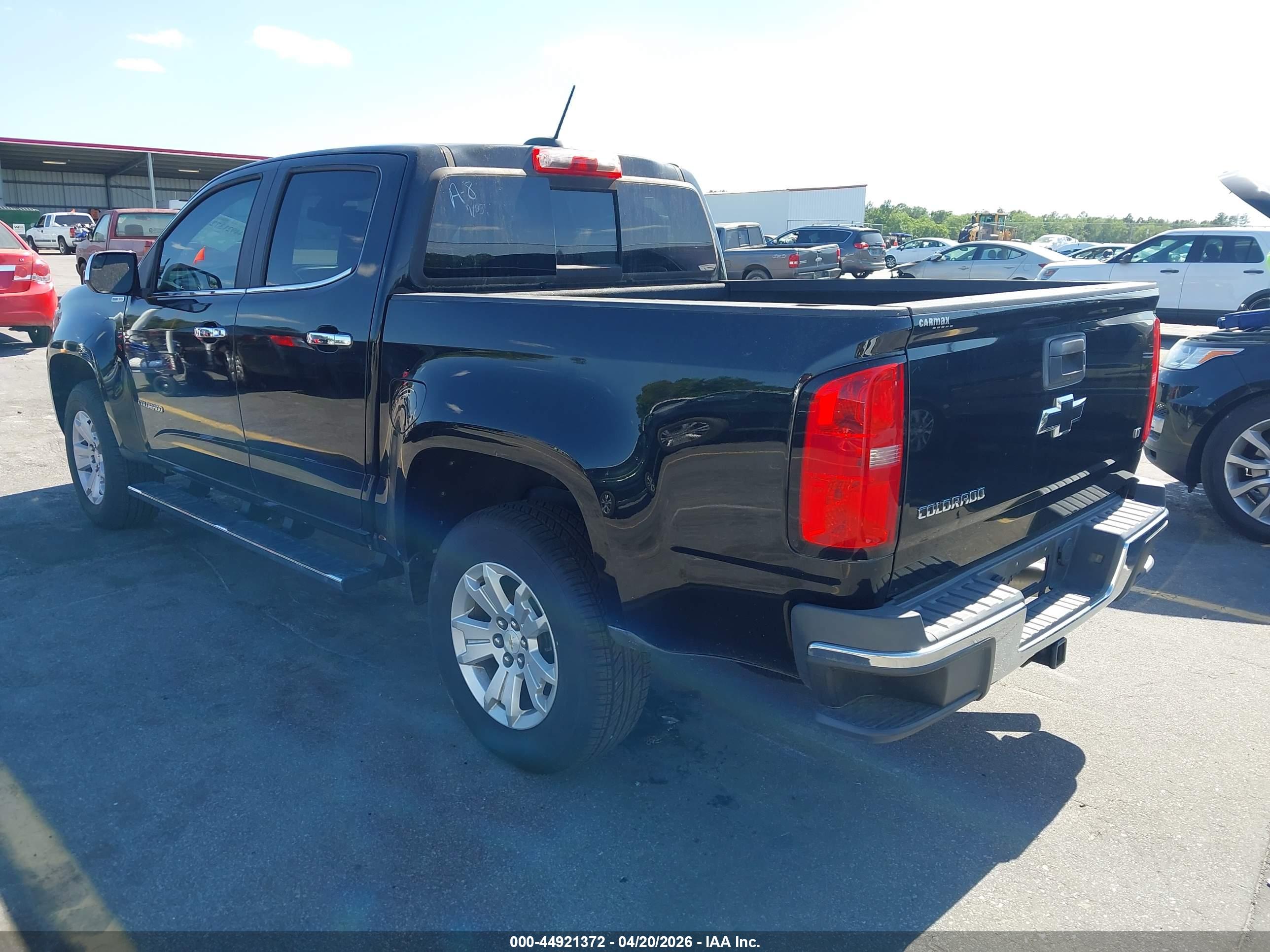 CHEVROLET COLORADO image 3
