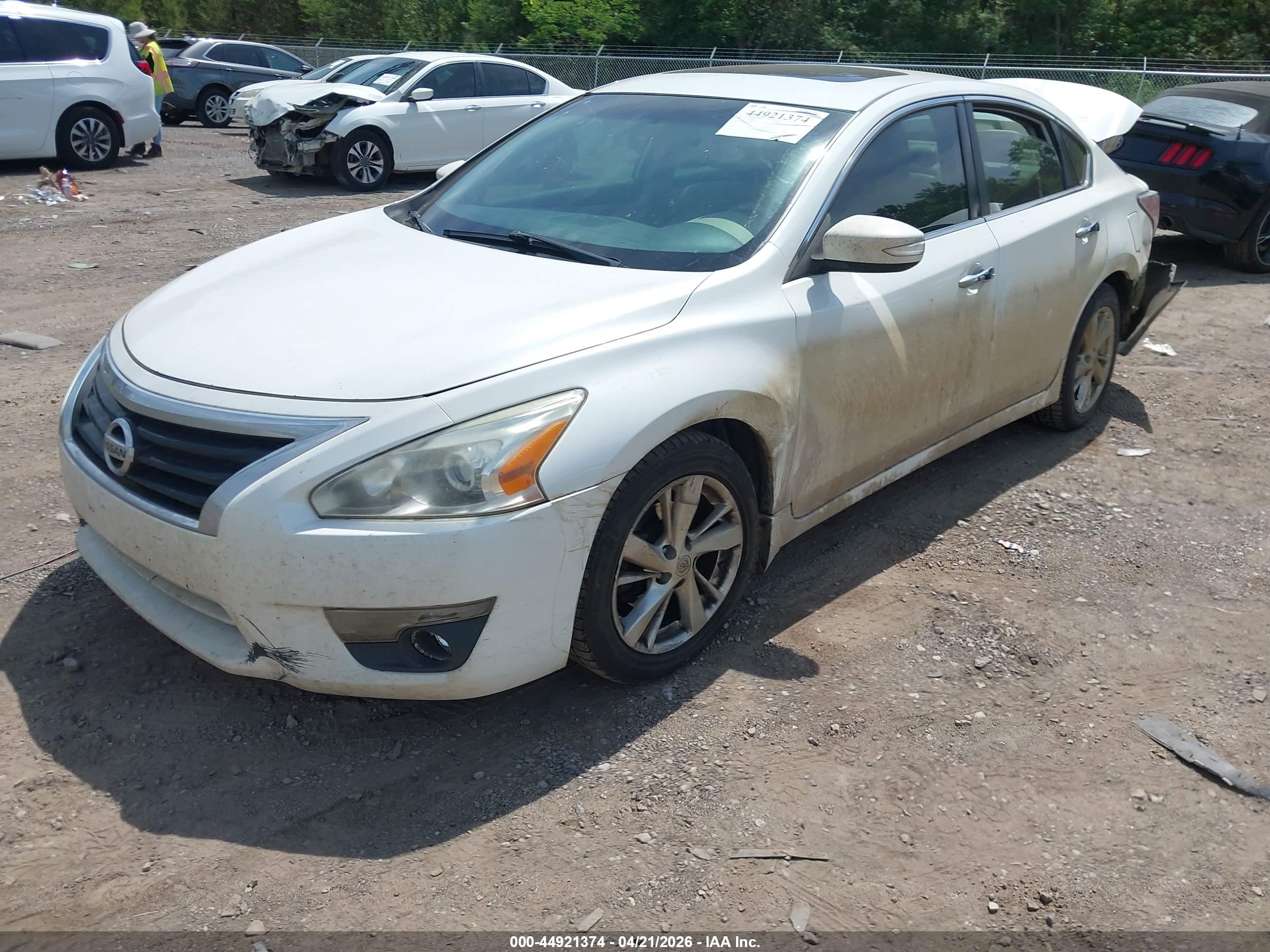 NISSAN ALTIMA image 2
