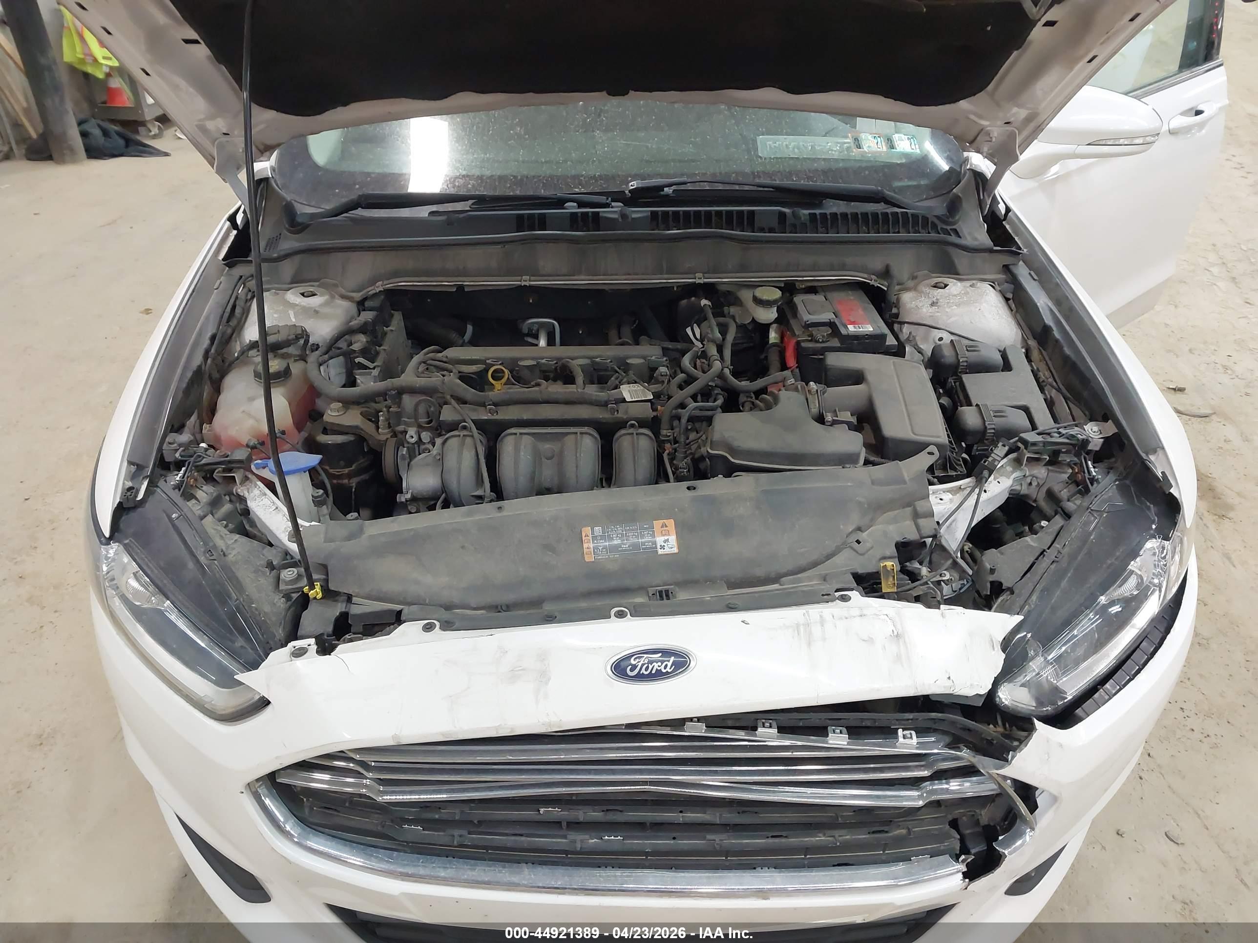FORD FUSION image 10