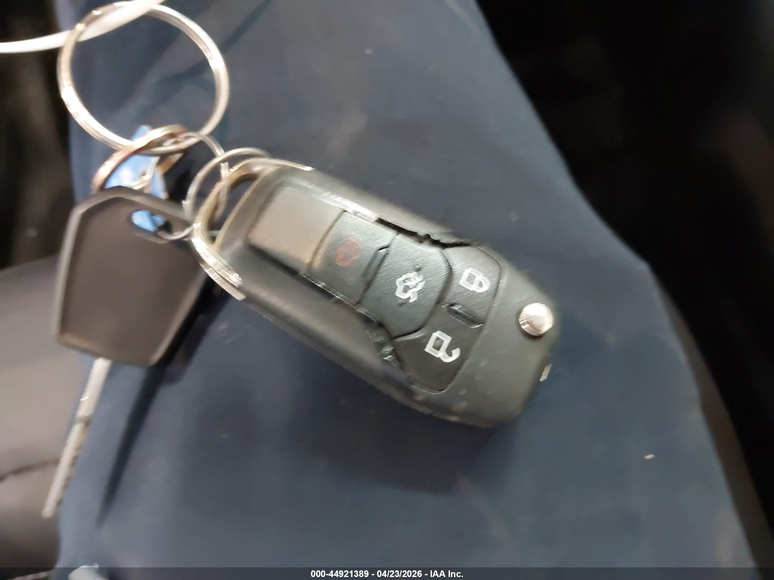 FORD FUSION image 11