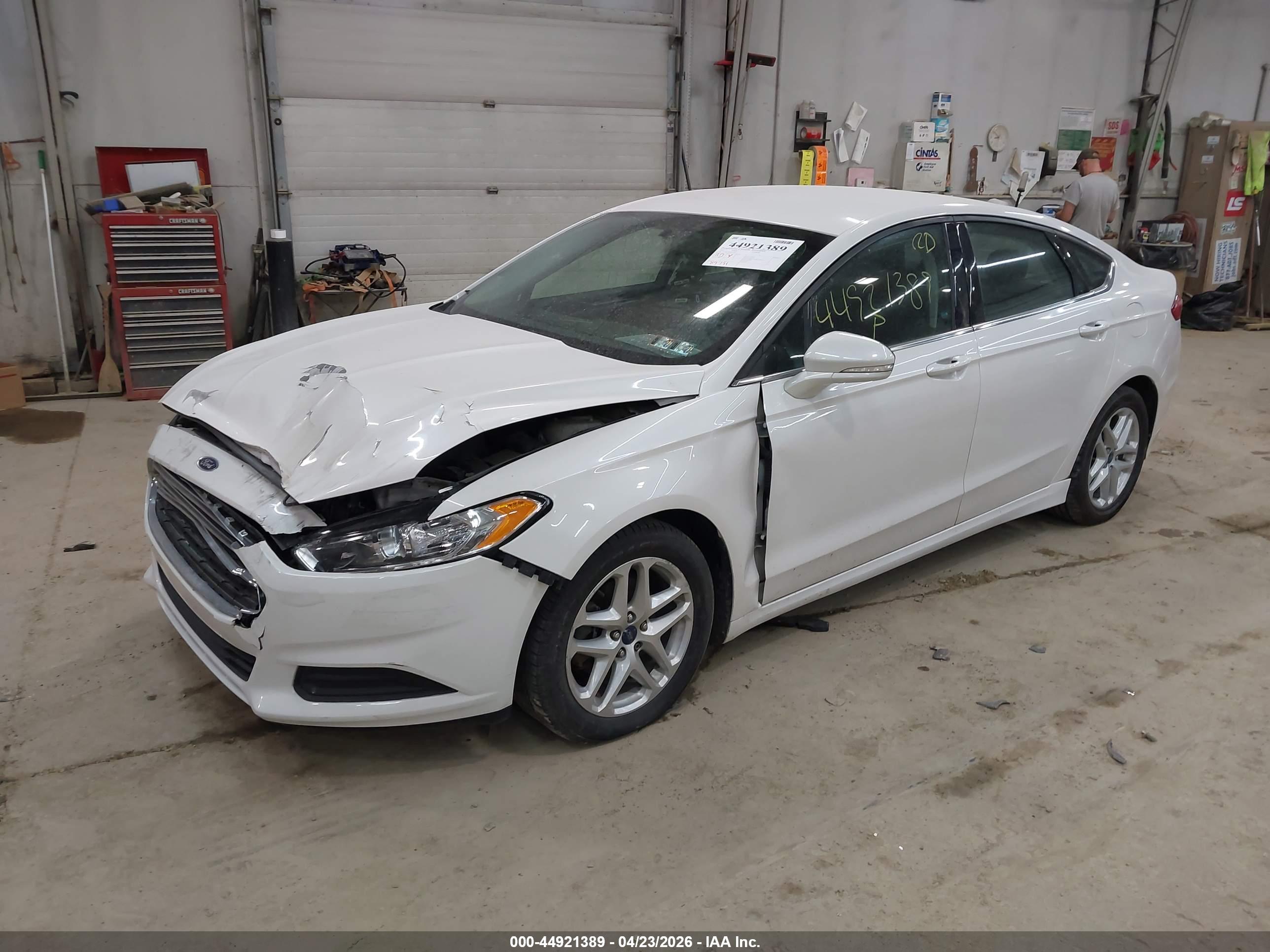 FORD FUSION image 2