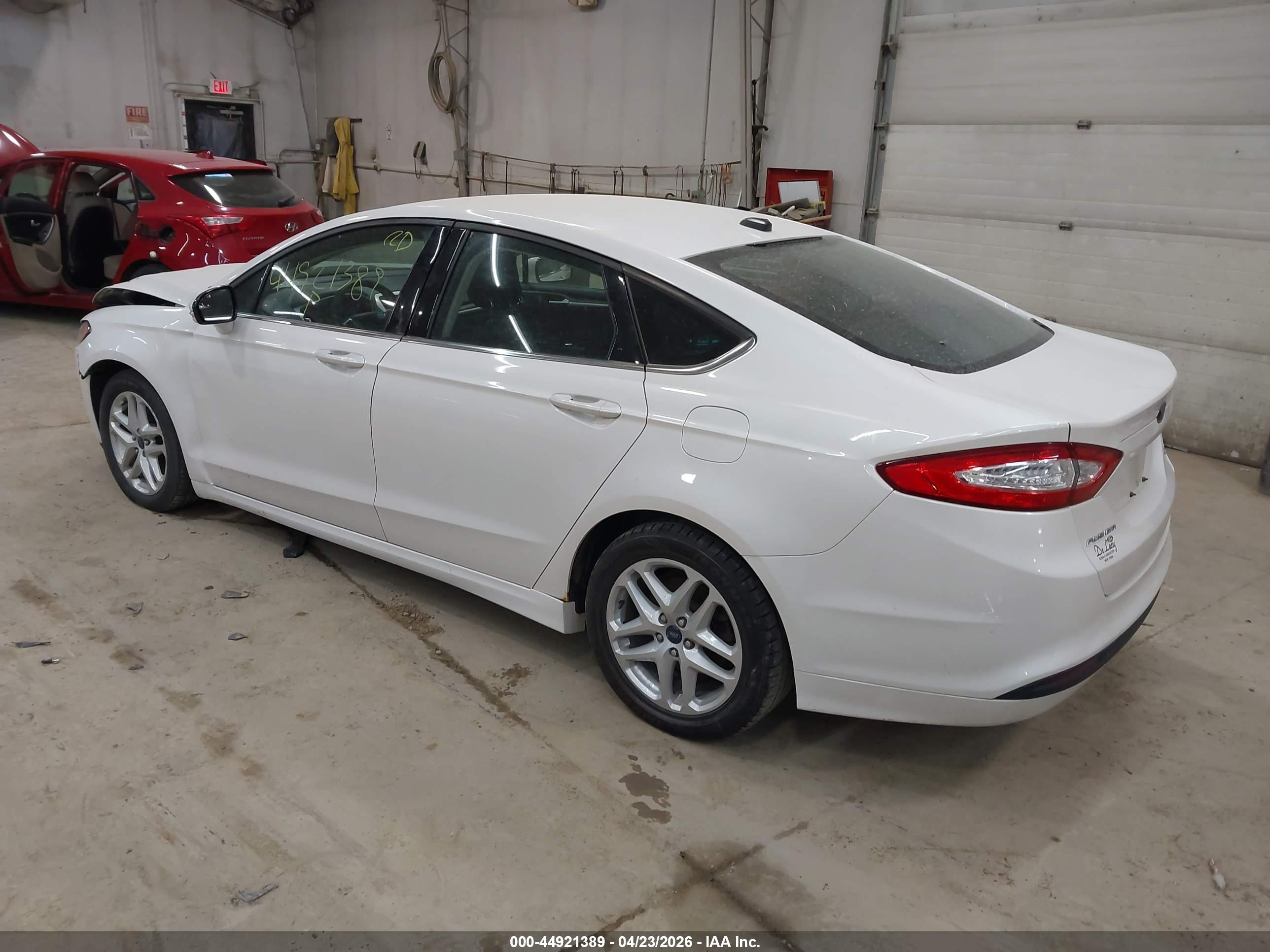FORD FUSION image 3