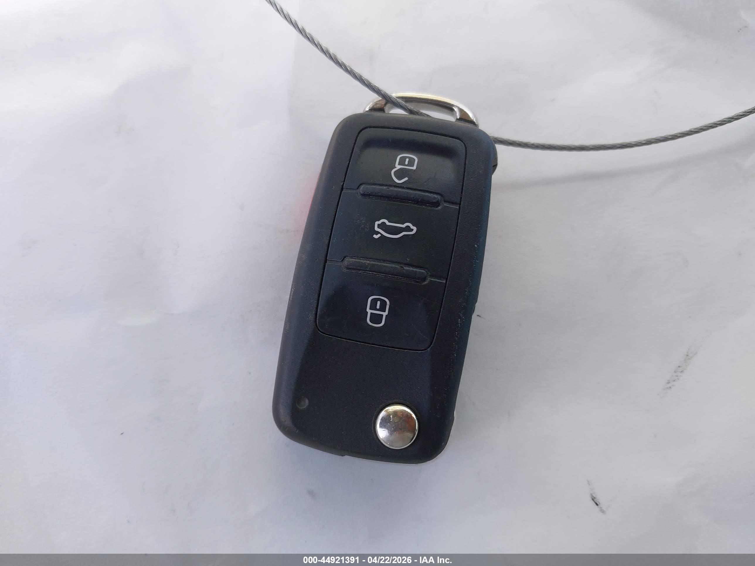 VOLKSWAGEN JETTA image 11