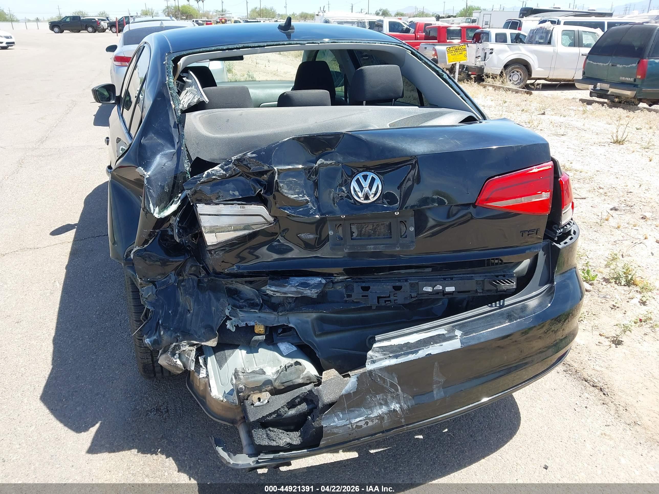 VOLKSWAGEN JETTA image 6