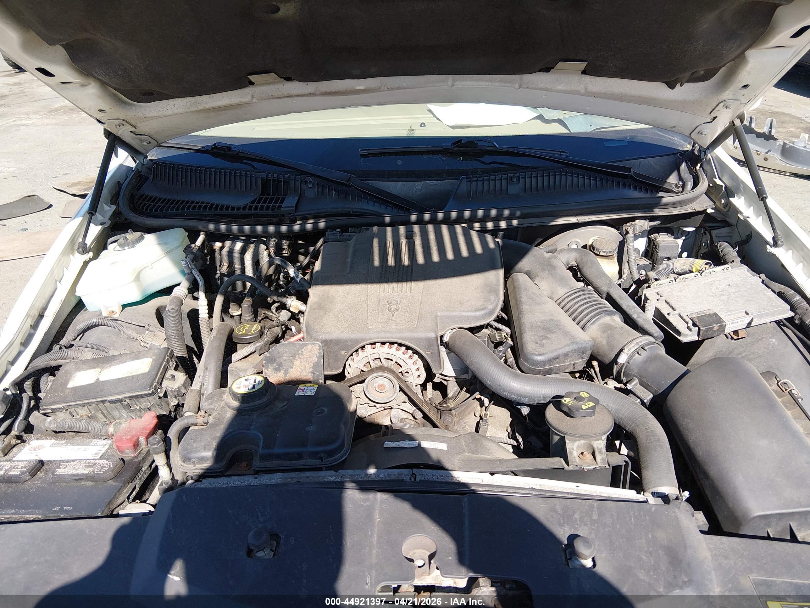 LINCOLN TOWN image 10