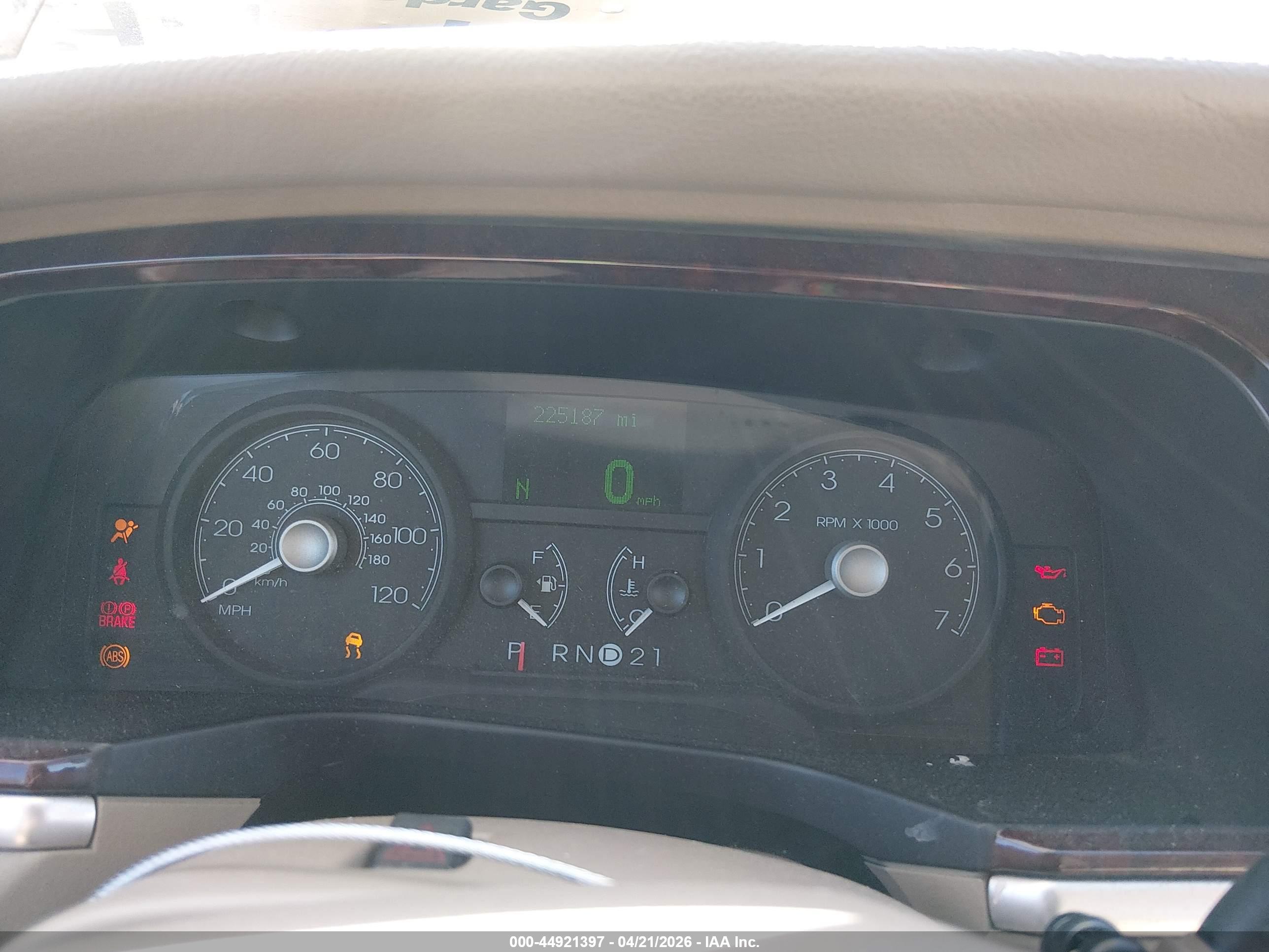 LINCOLN TOWN image 7