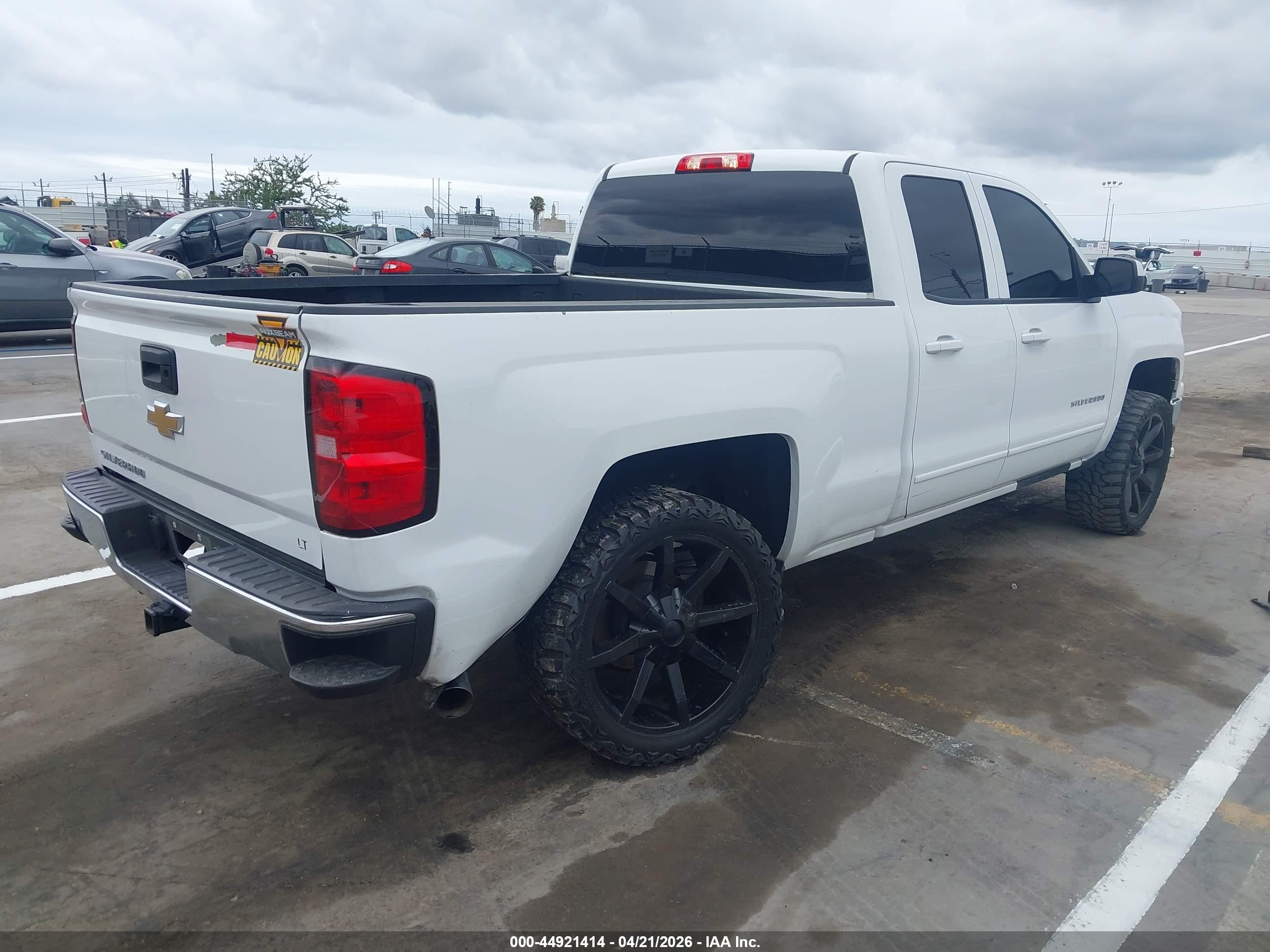 CHEVROLET SILVERADO image 4