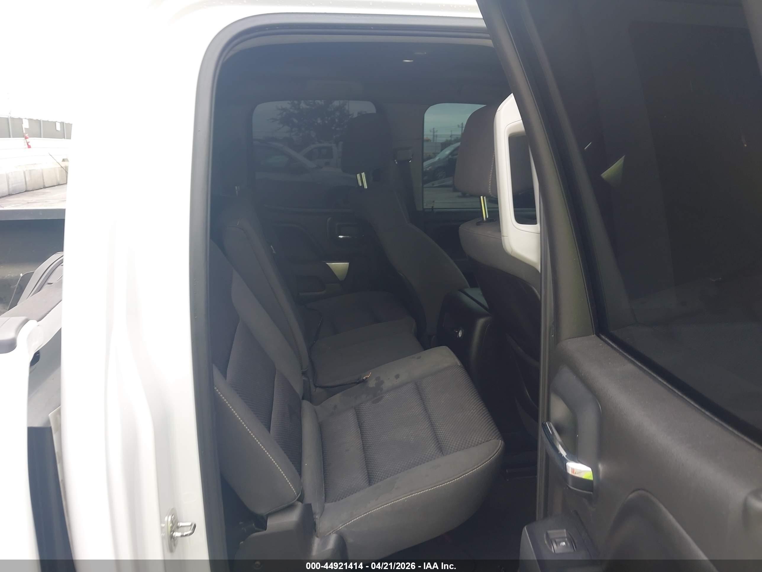 CHEVROLET SILVERADO image 8