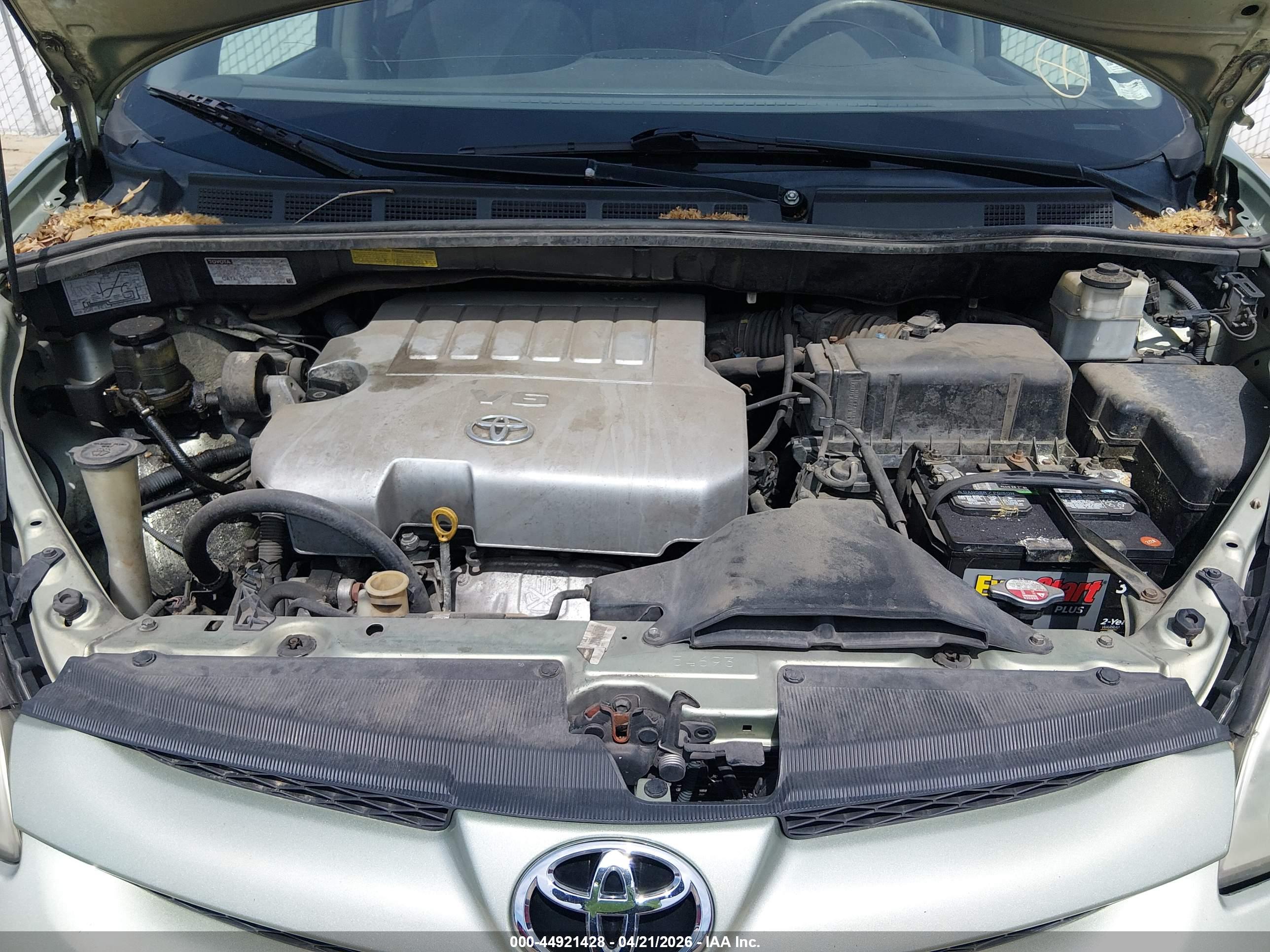 TOYOTA SIENNA image 10