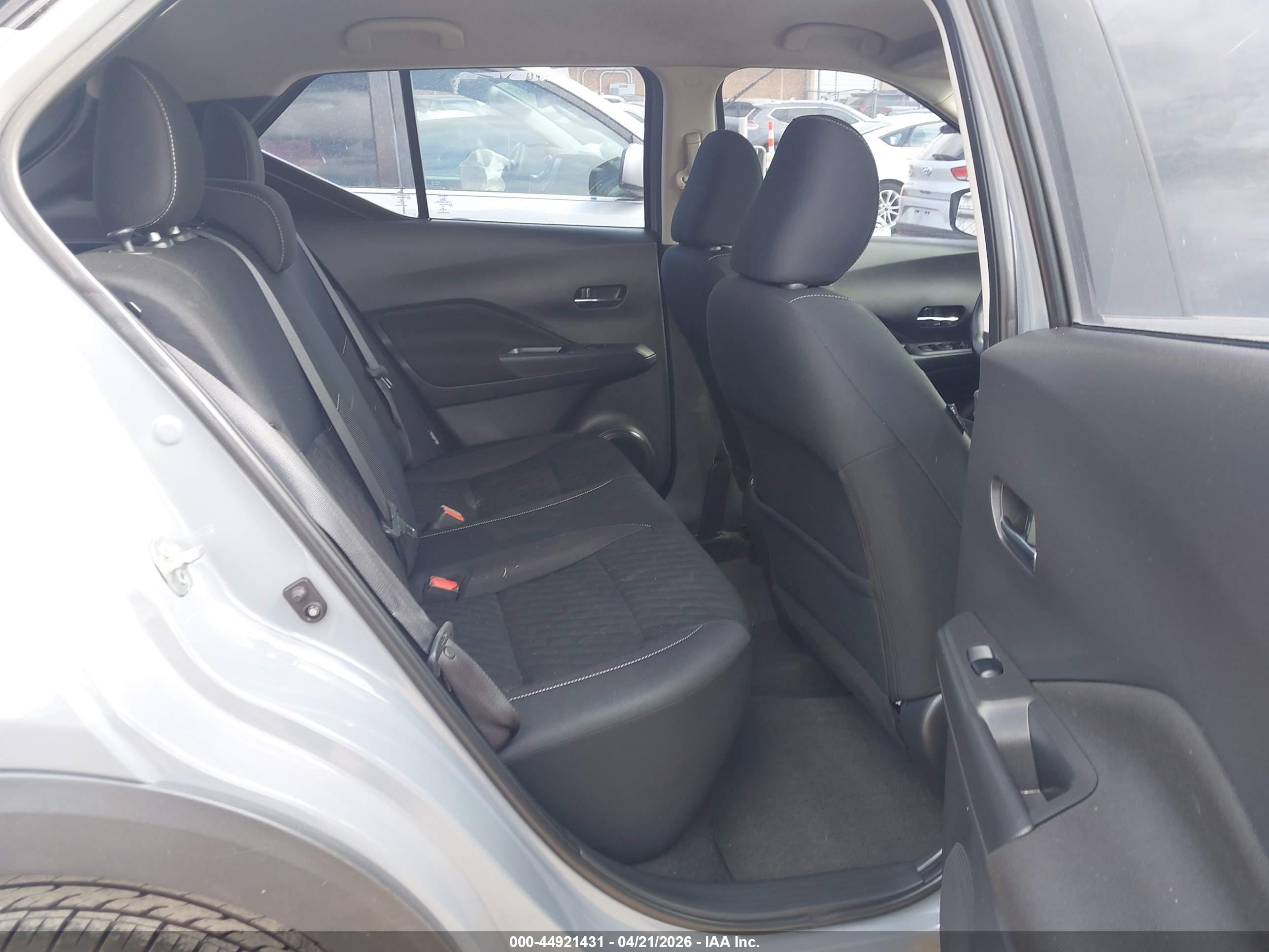 NISSAN KICKS image 8